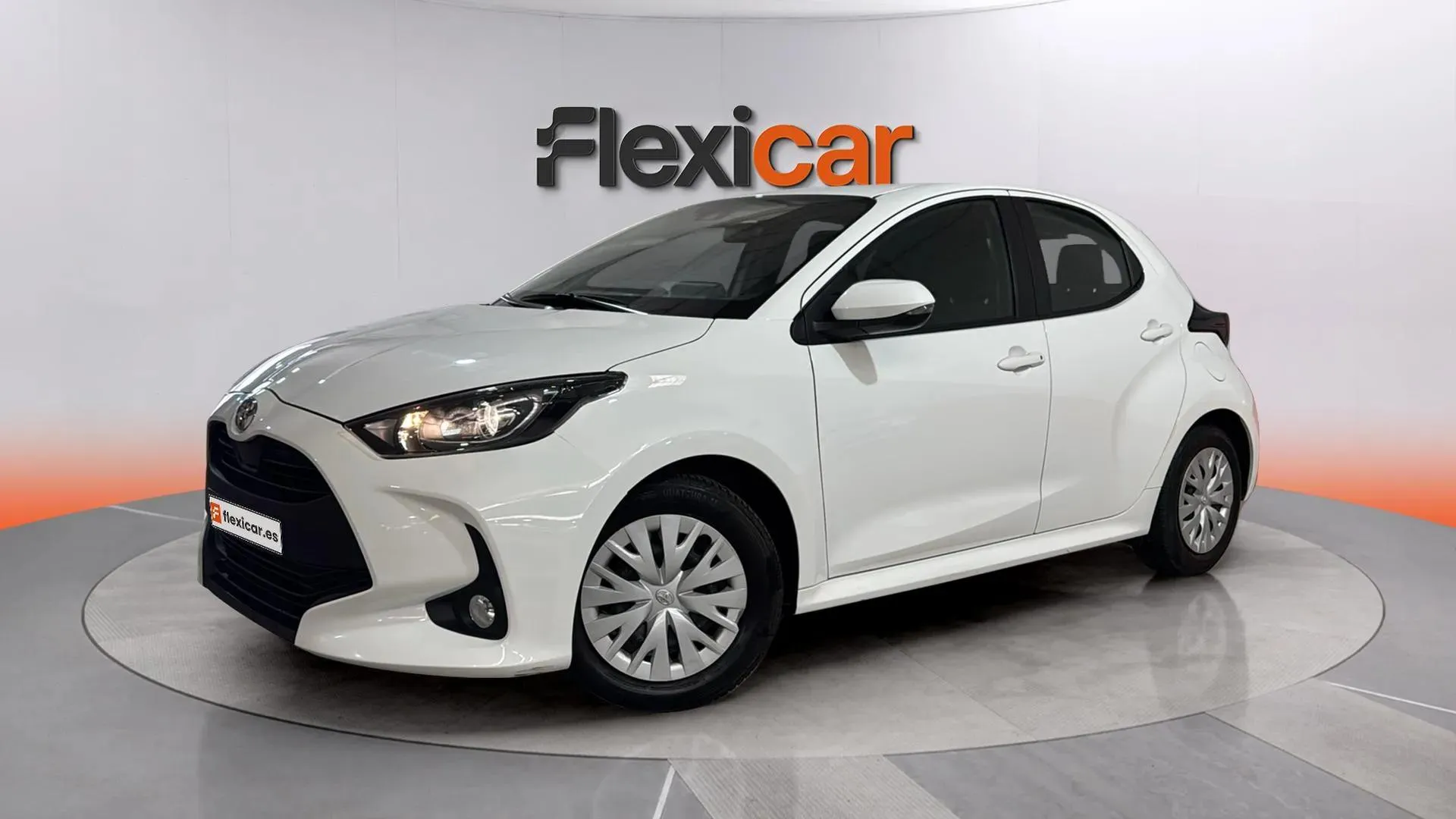 Toyota Yaris 1.5 110 Active - foto 3