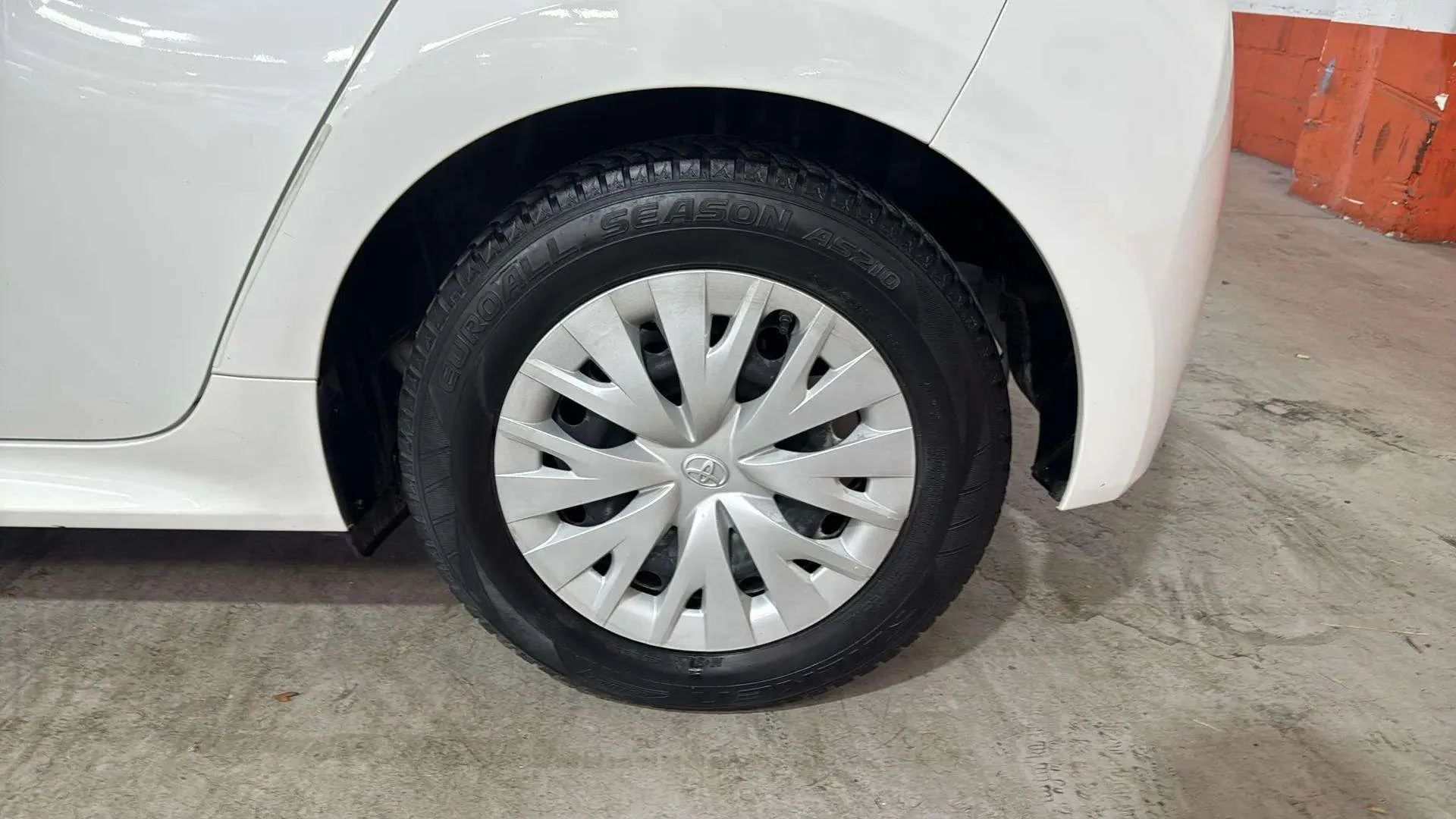 Toyota Yaris 1.5 110 Active - foto 26