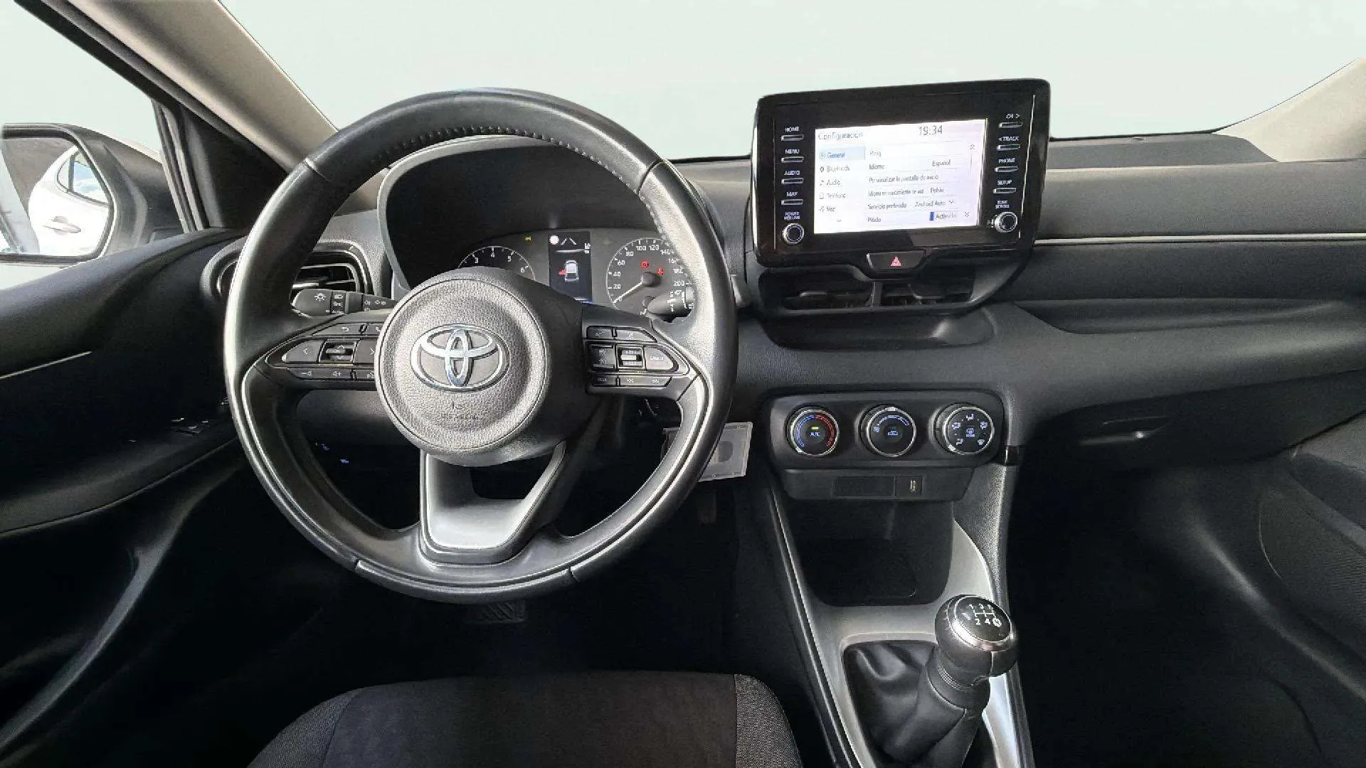 Toyota Yaris 1.0 70 Active - foto 16