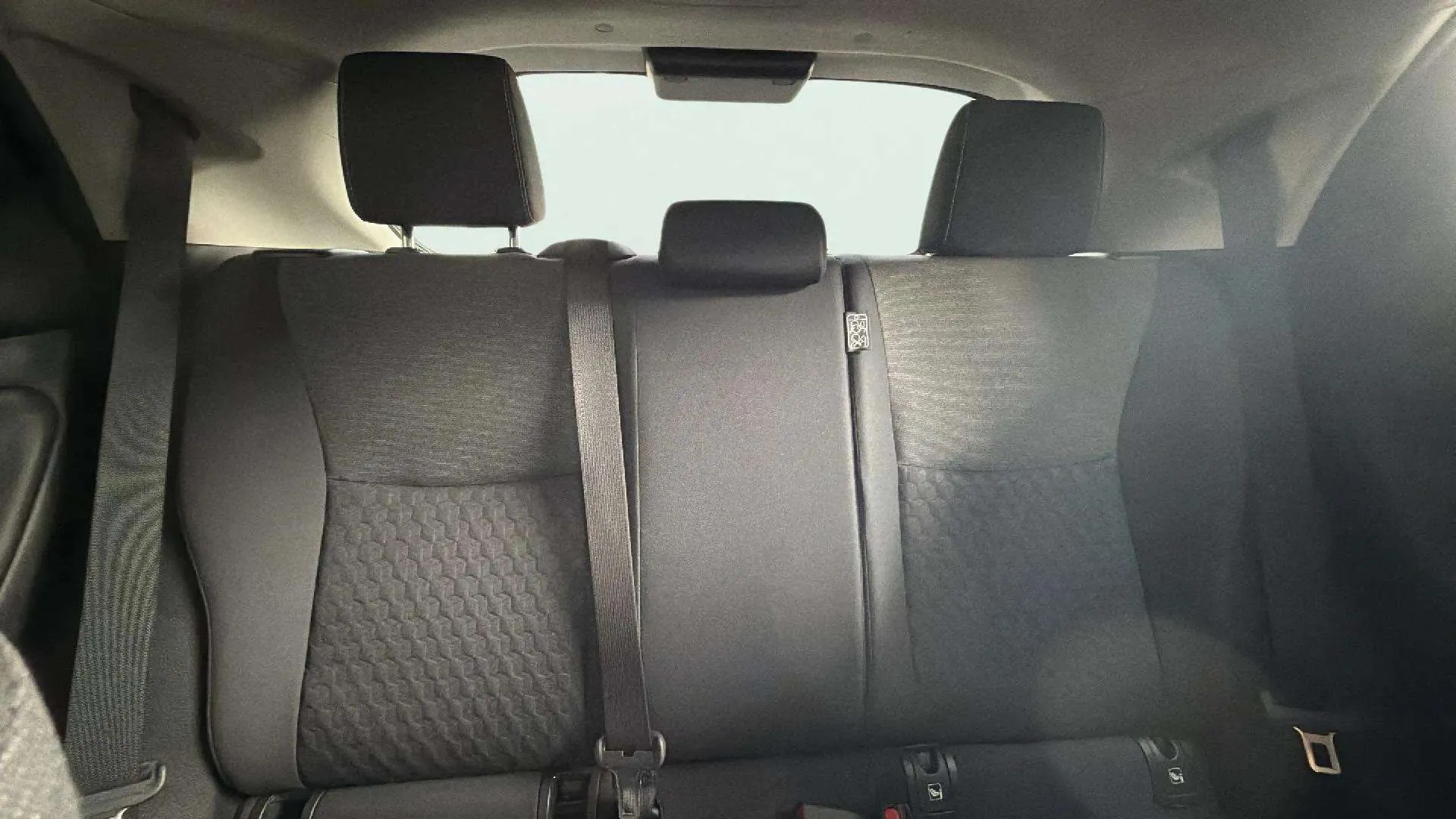 Toyota Yaris 1.0 70 Active - foto 25