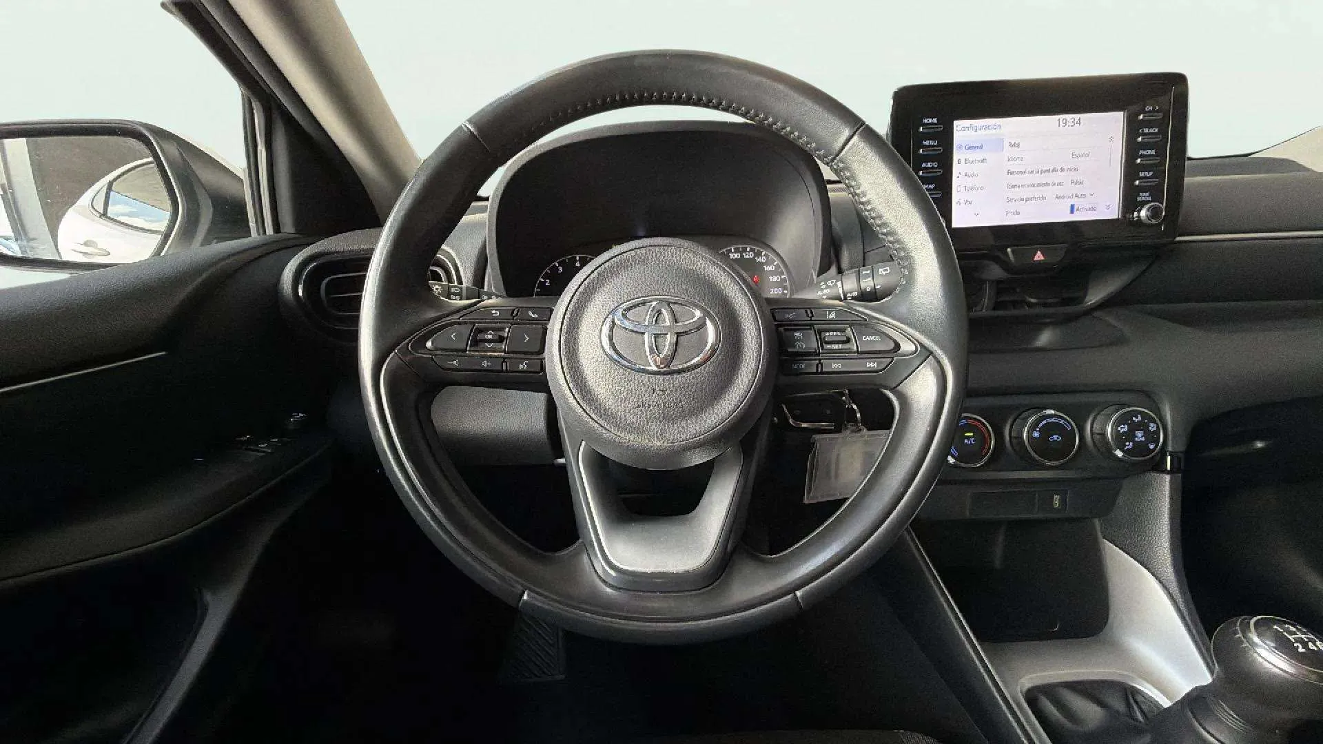 Toyota Yaris 1.0 70 Active - foto 15
