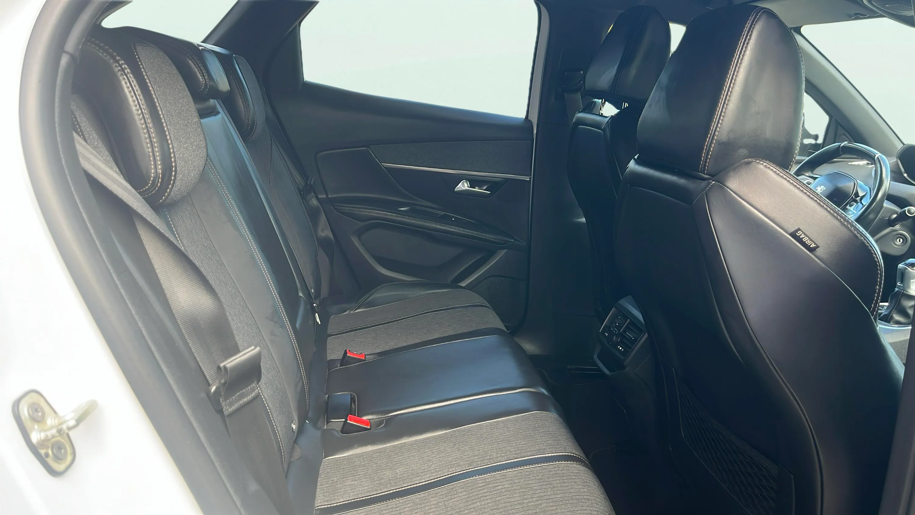 Peugeot 3008 1.2 PureTech Allure - foto 18