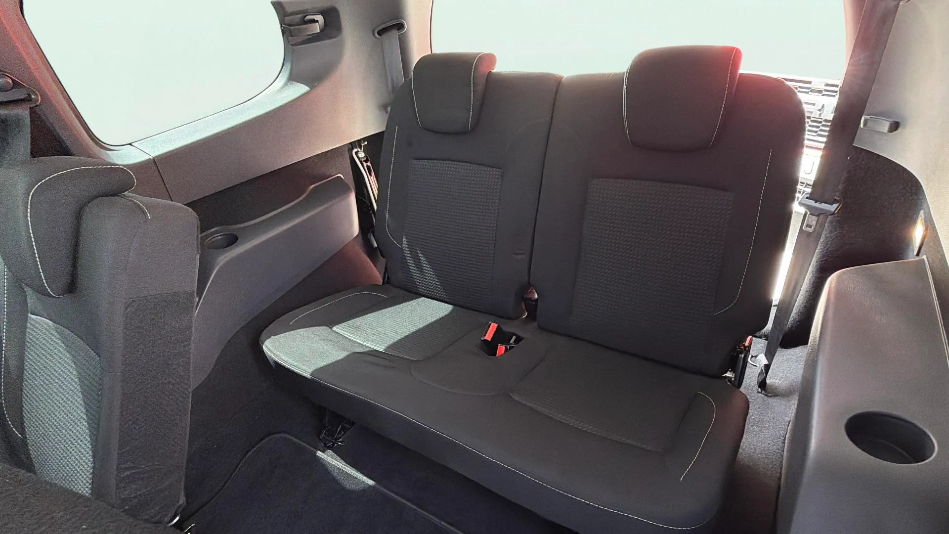 Dacia Lodgy Laureate TCe 7 plazas - foto 18