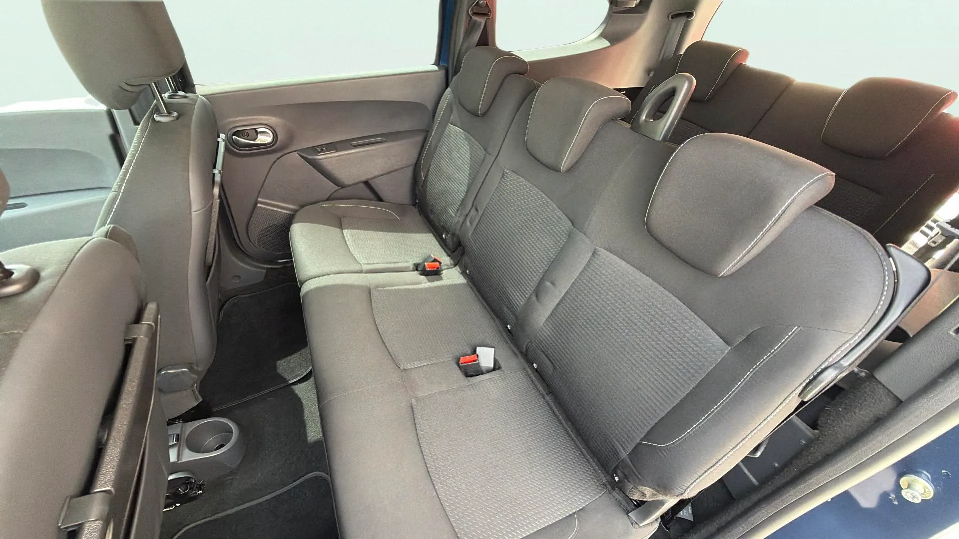 Dacia Lodgy Laureate TCe 7 plazas - foto 11