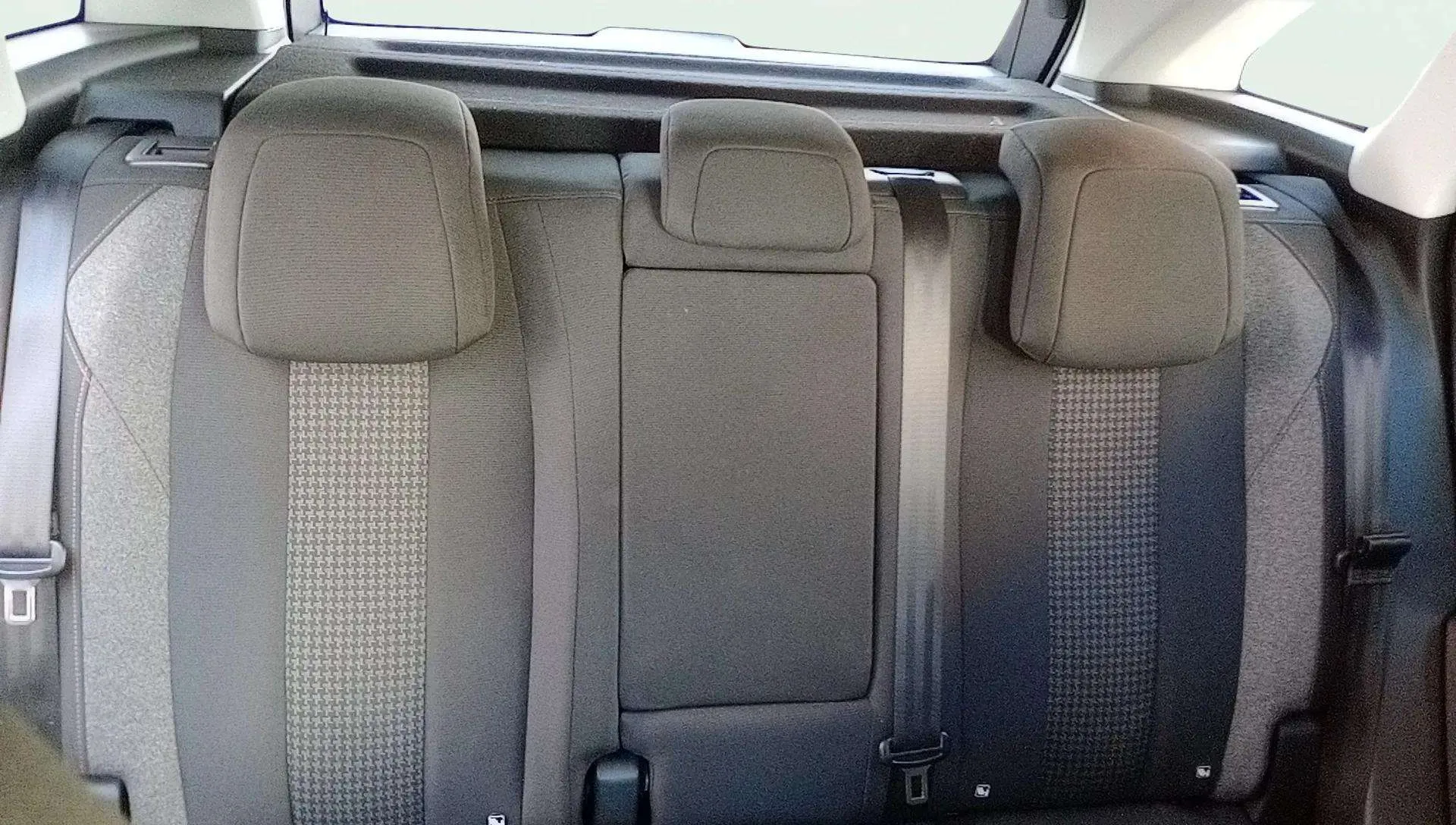Peugeot 3008 1.2 PureTech Active EAT6 - foto 15