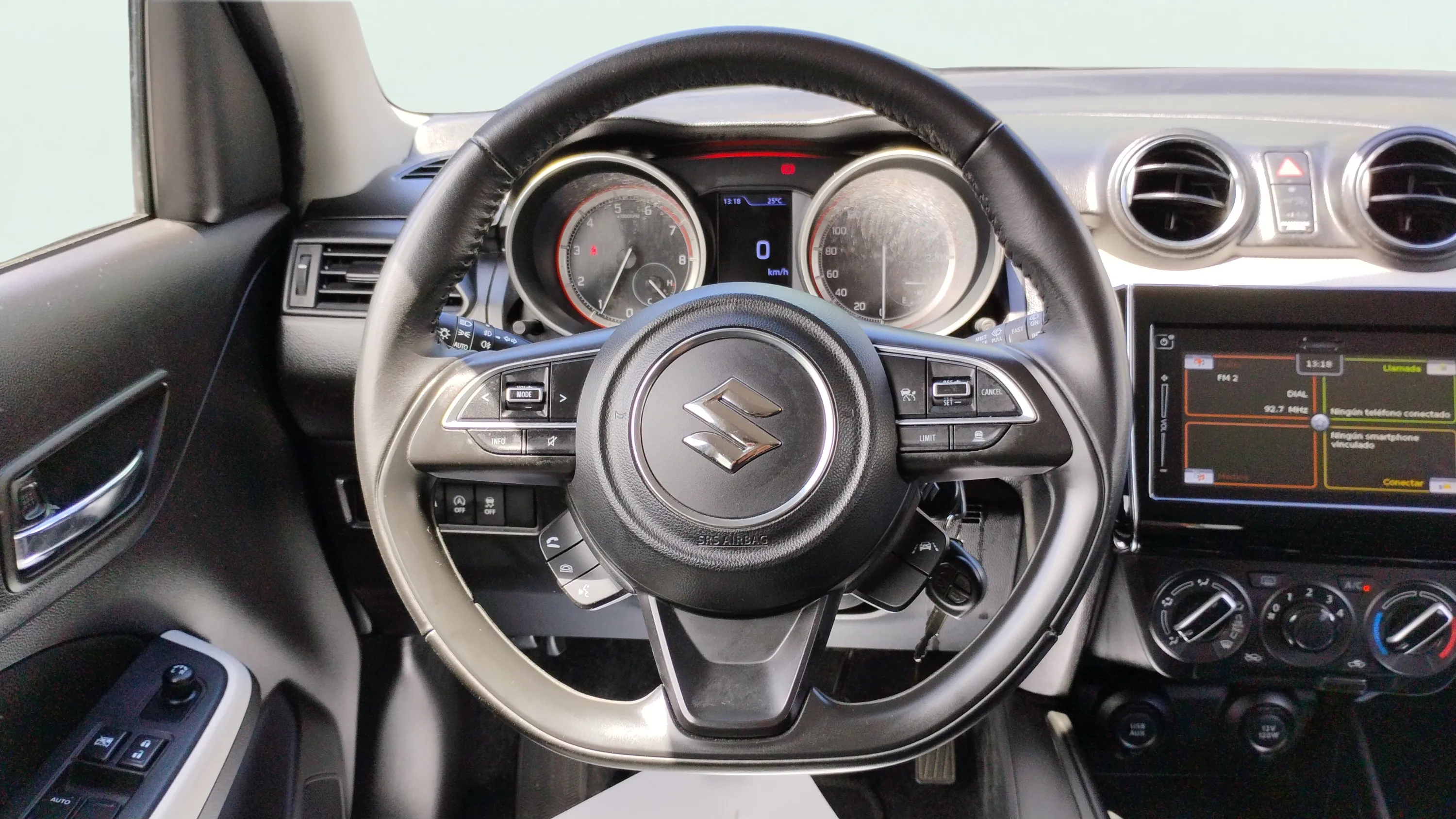 Suzuki Swift 1.2 GLE Mild Hybrid - foto 15