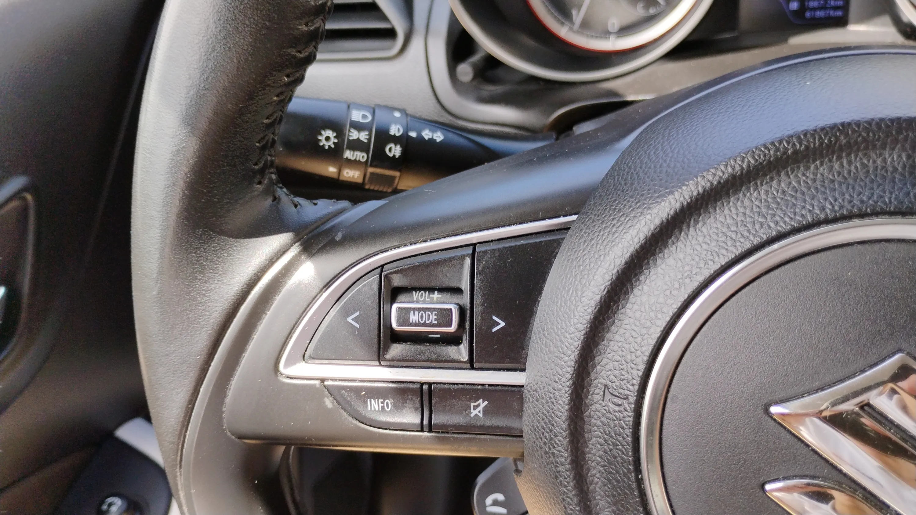 Suzuki Swift 1.2 GLE Mild Hybrid - foto 13