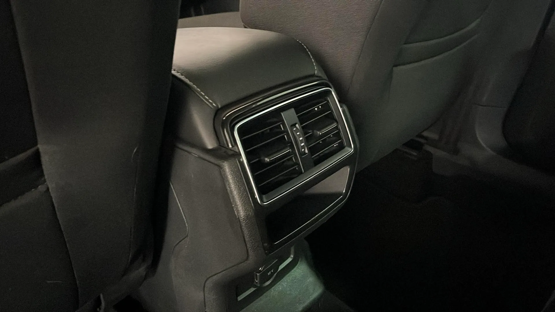 Škoda Karoq 1.0 TSI Active - foto 19