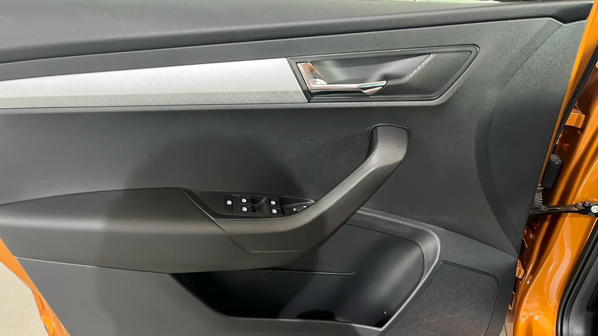 Škoda Karoq 1.0 TSI Active - foto 20