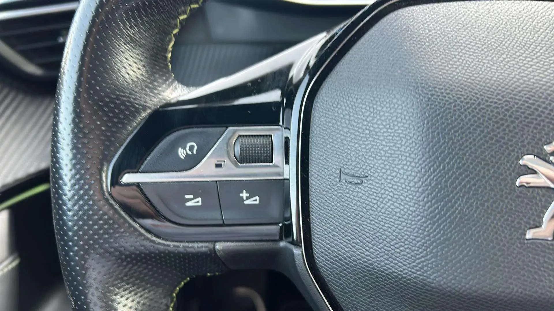 Peugeot 2008 Eléctrico GT Line - foto 28