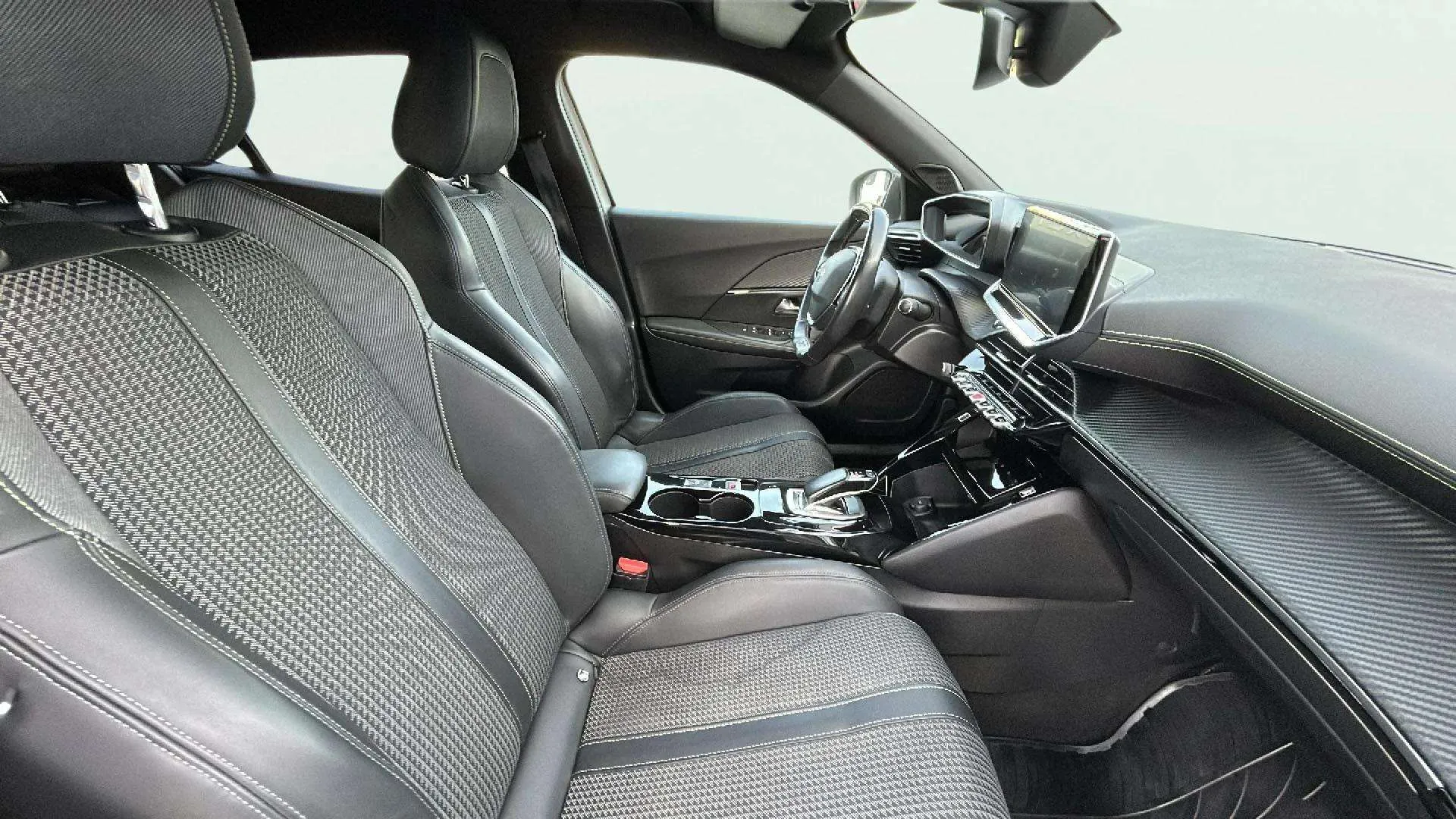 Peugeot 2008 Eléctrico GT Line - foto 19