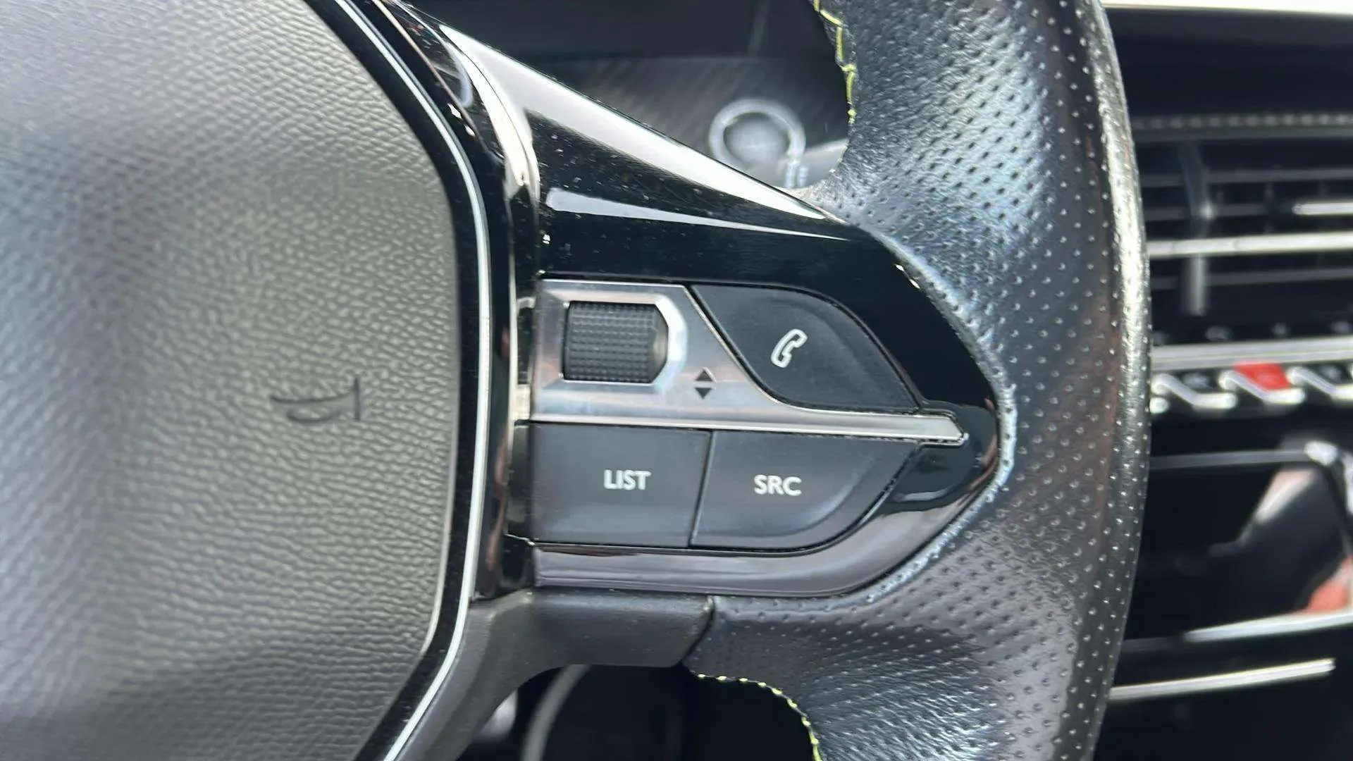 Peugeot 2008 Eléctrico GT Line - foto 29