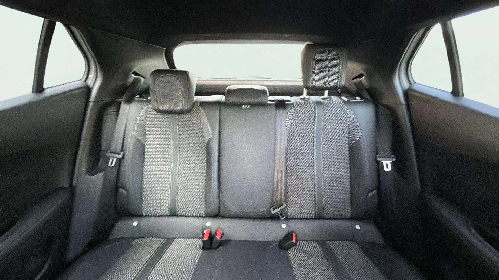 Peugeot 2008 Eléctrico GT Line - foto 12