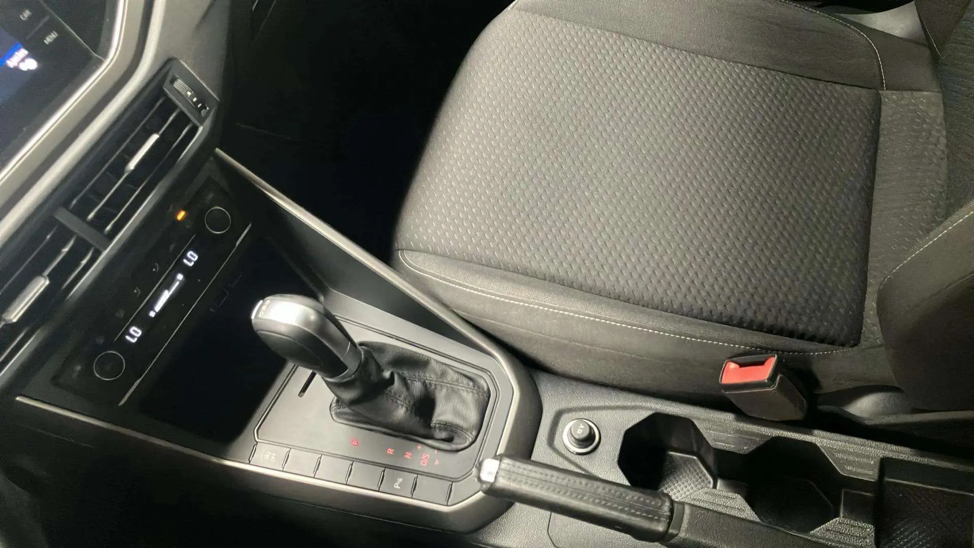Volkswagen Polo Advance 1.0 TSI DSG - foto 22