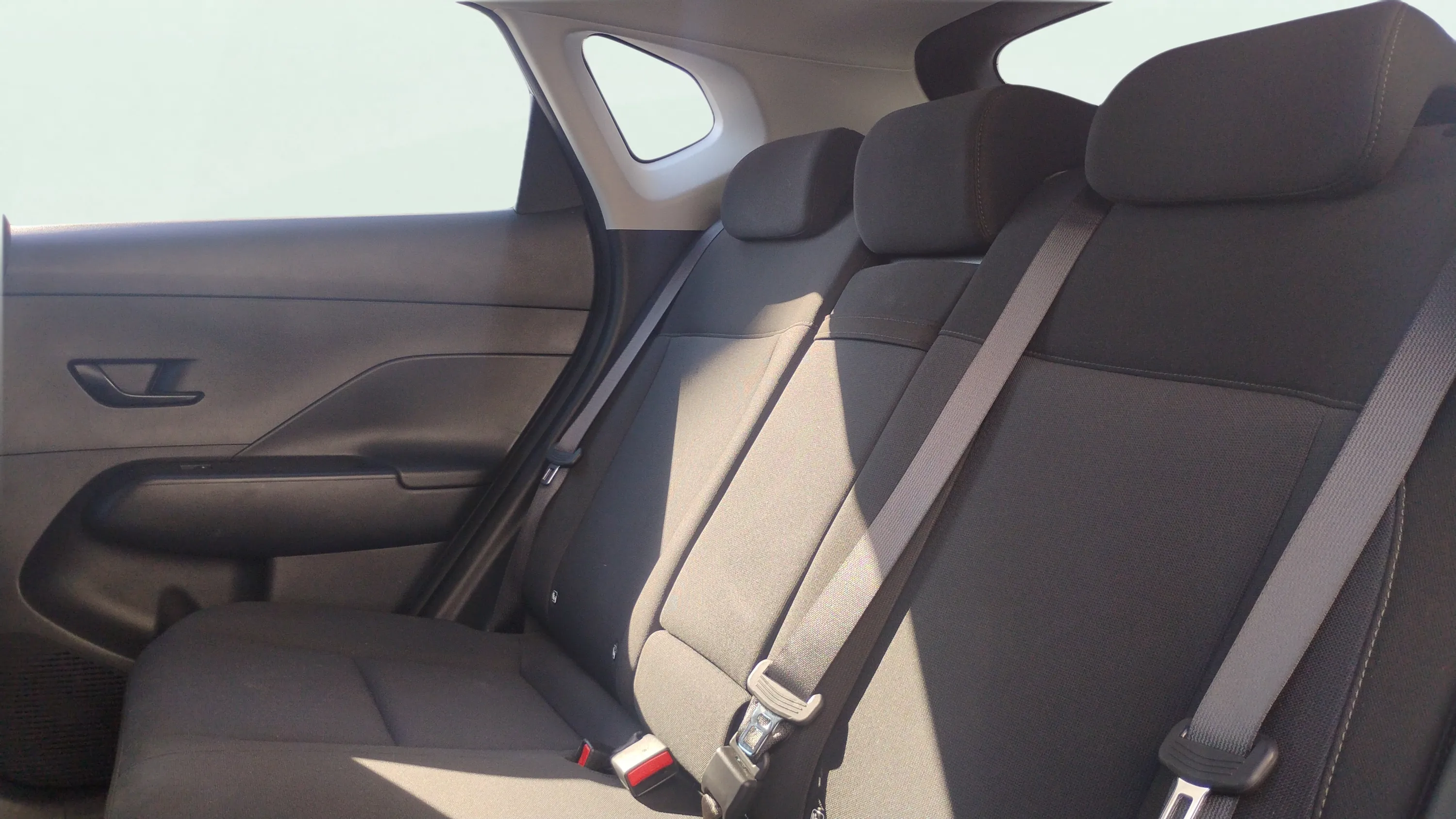 Hyundai Kona 1.6 GDI HEV Flexx DCT - foto 13