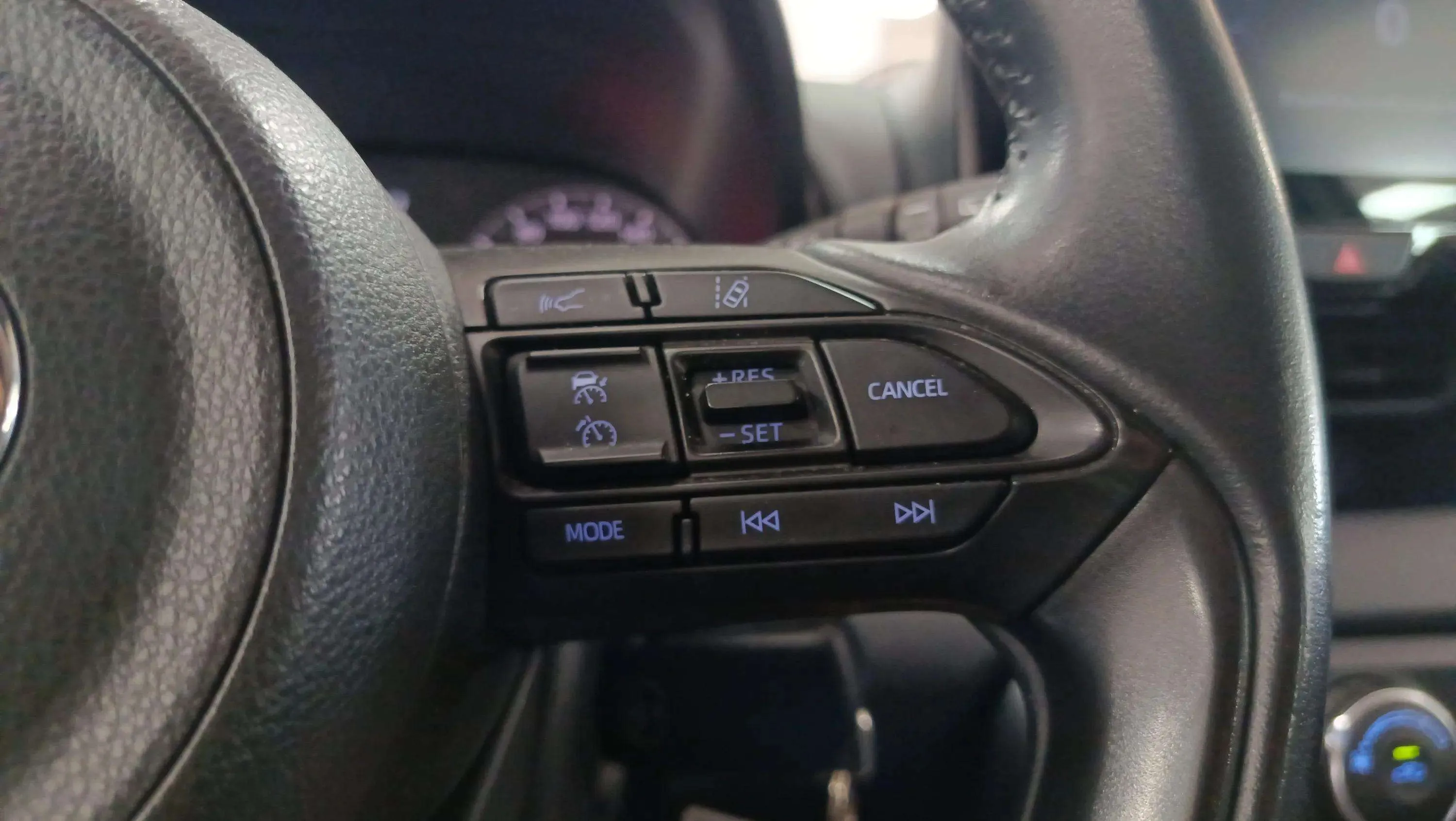 Toyota Yaris 1.0 - foto 16