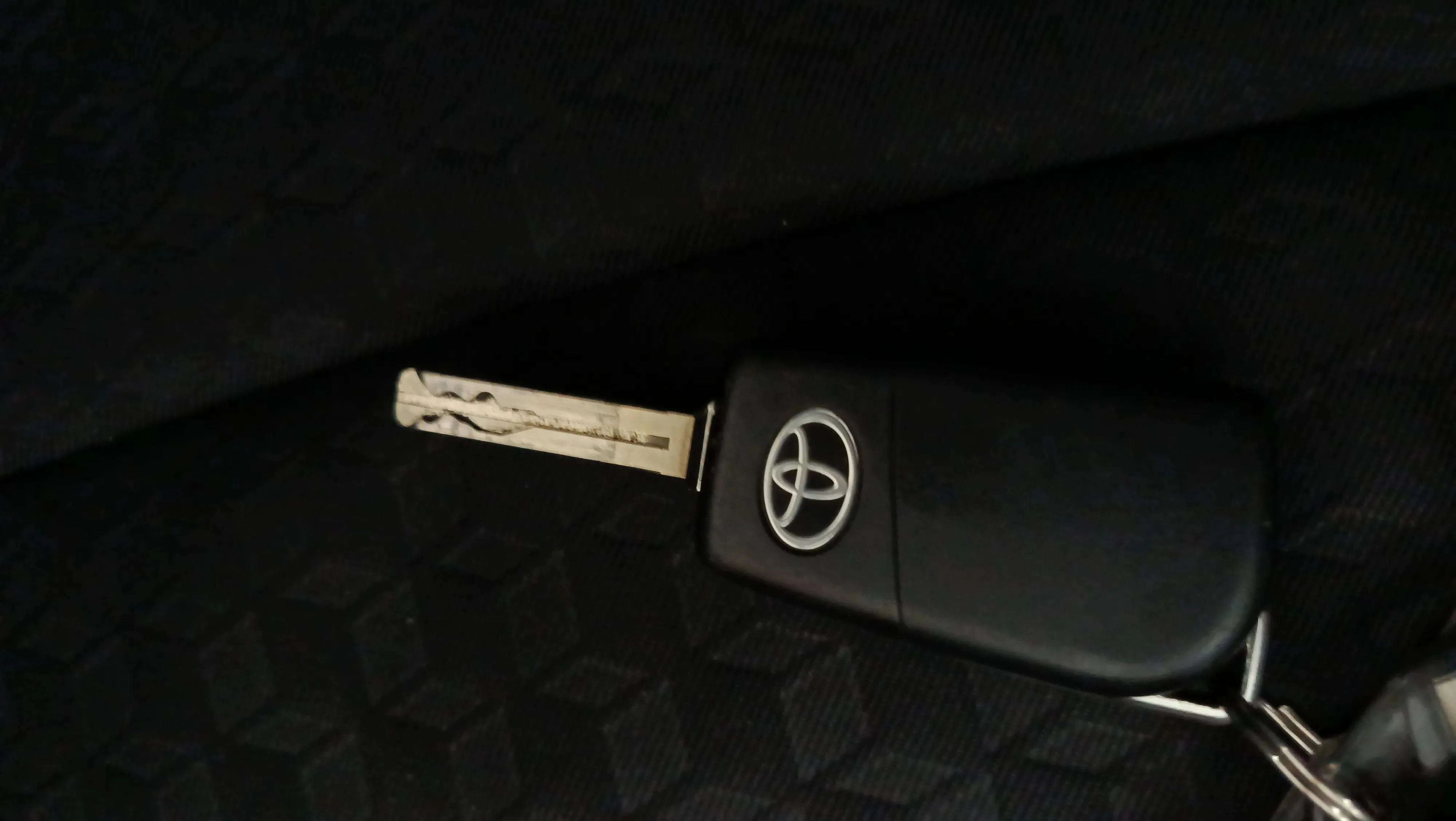 Toyota Yaris 1.0 - foto 23