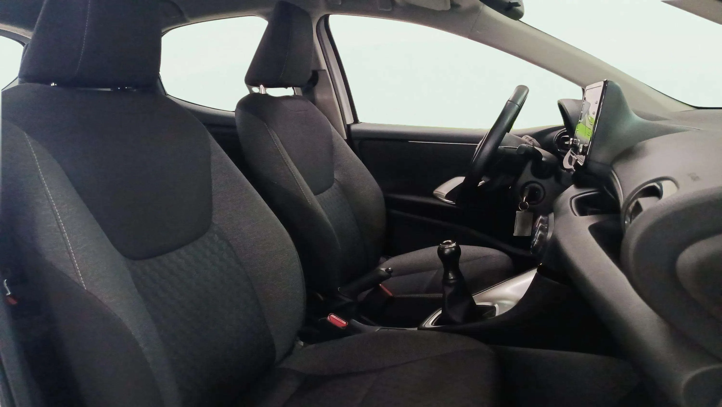 Toyota Yaris 1.0 - foto 10