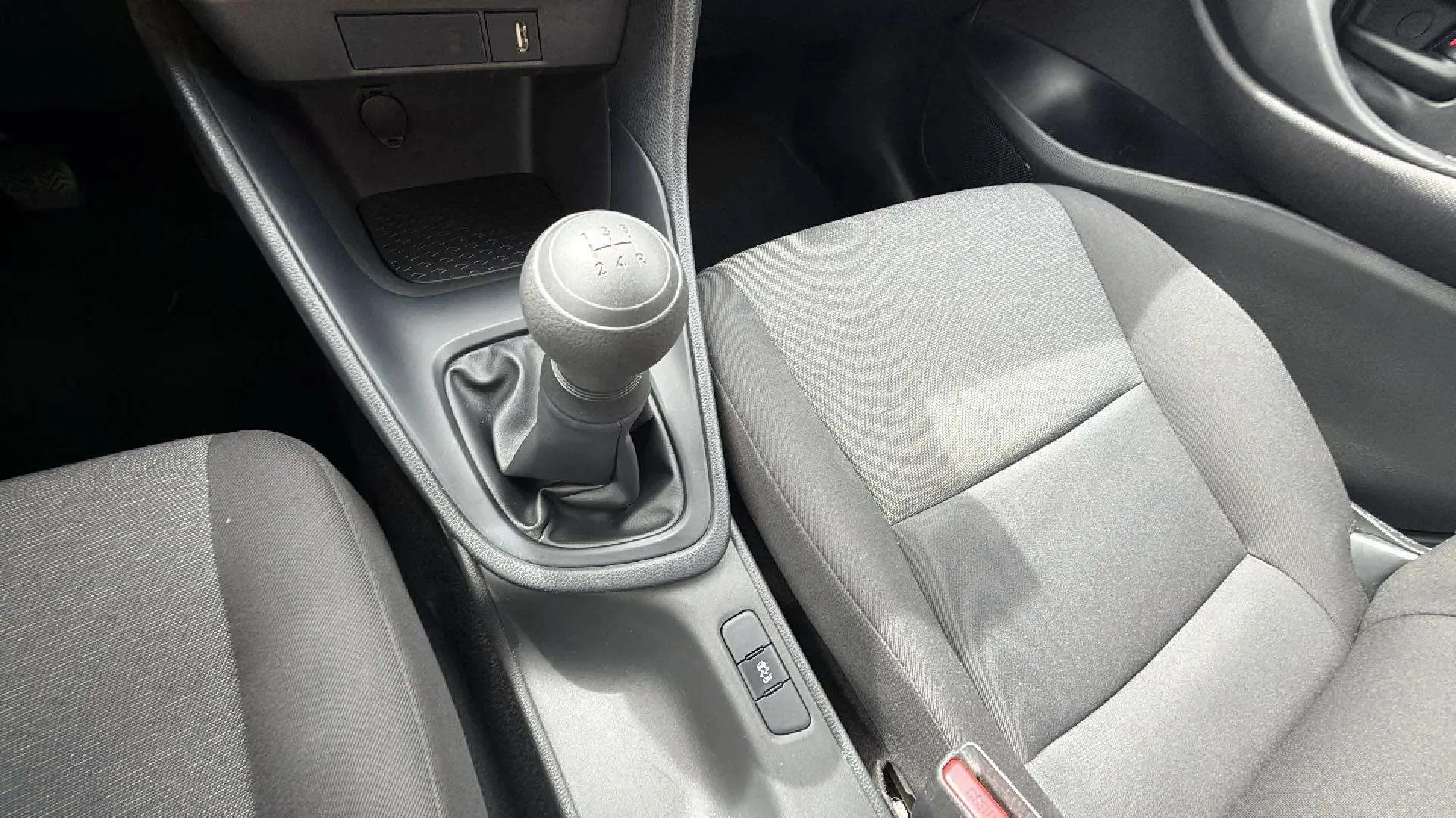 Toyota Yaris 1.5 125 S-Edition - foto 19