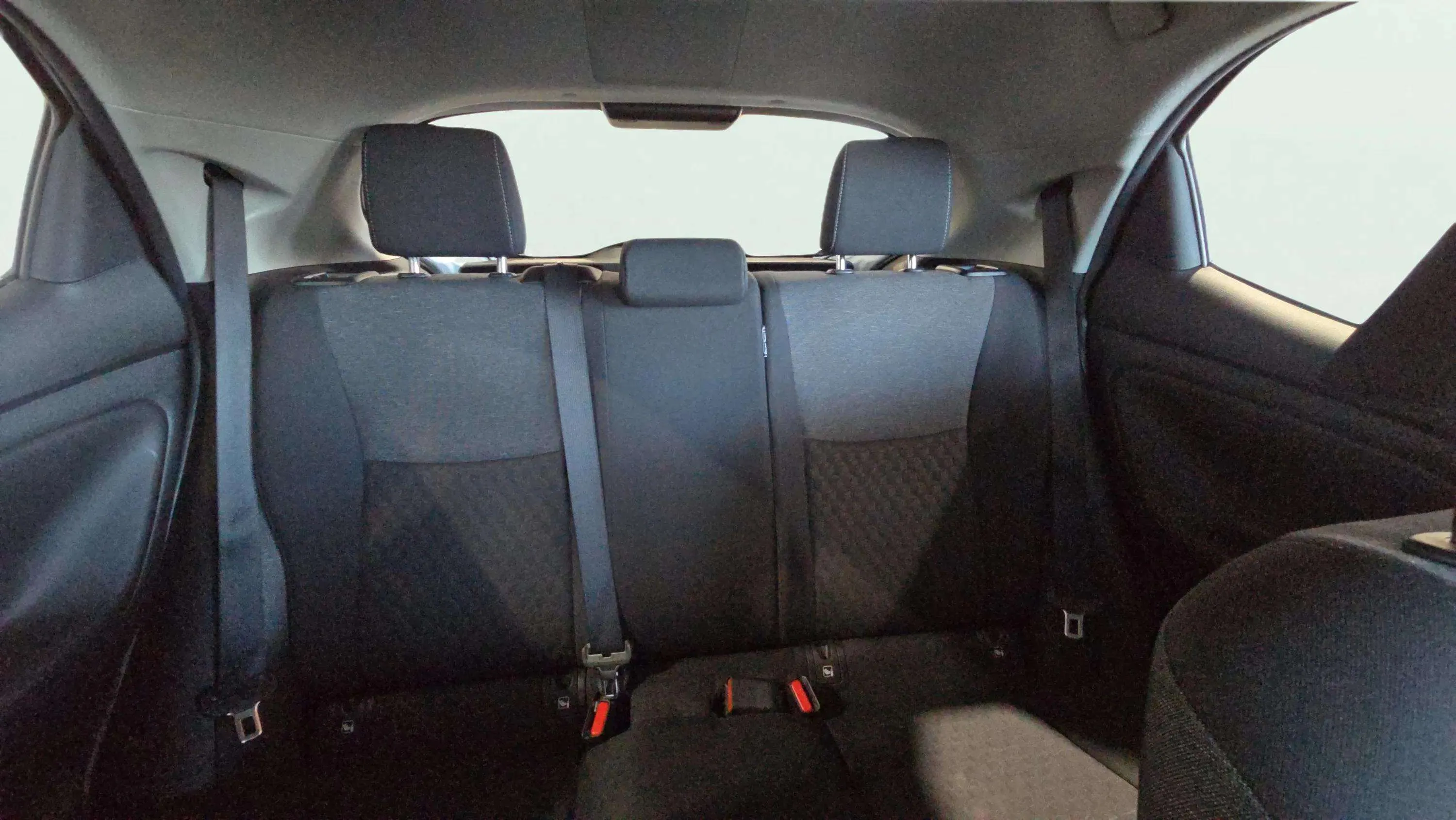Toyota Yaris 1.0 70 Active - foto 15