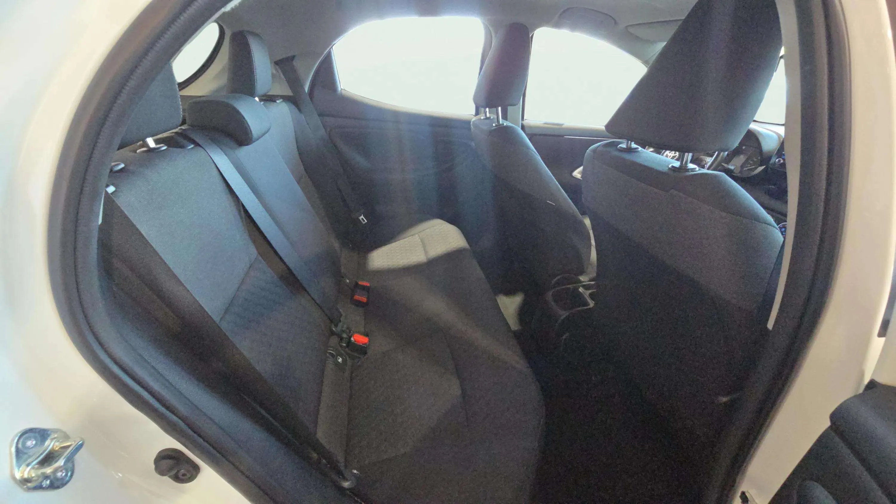 Toyota Yaris 1.0 70 Active - foto 14