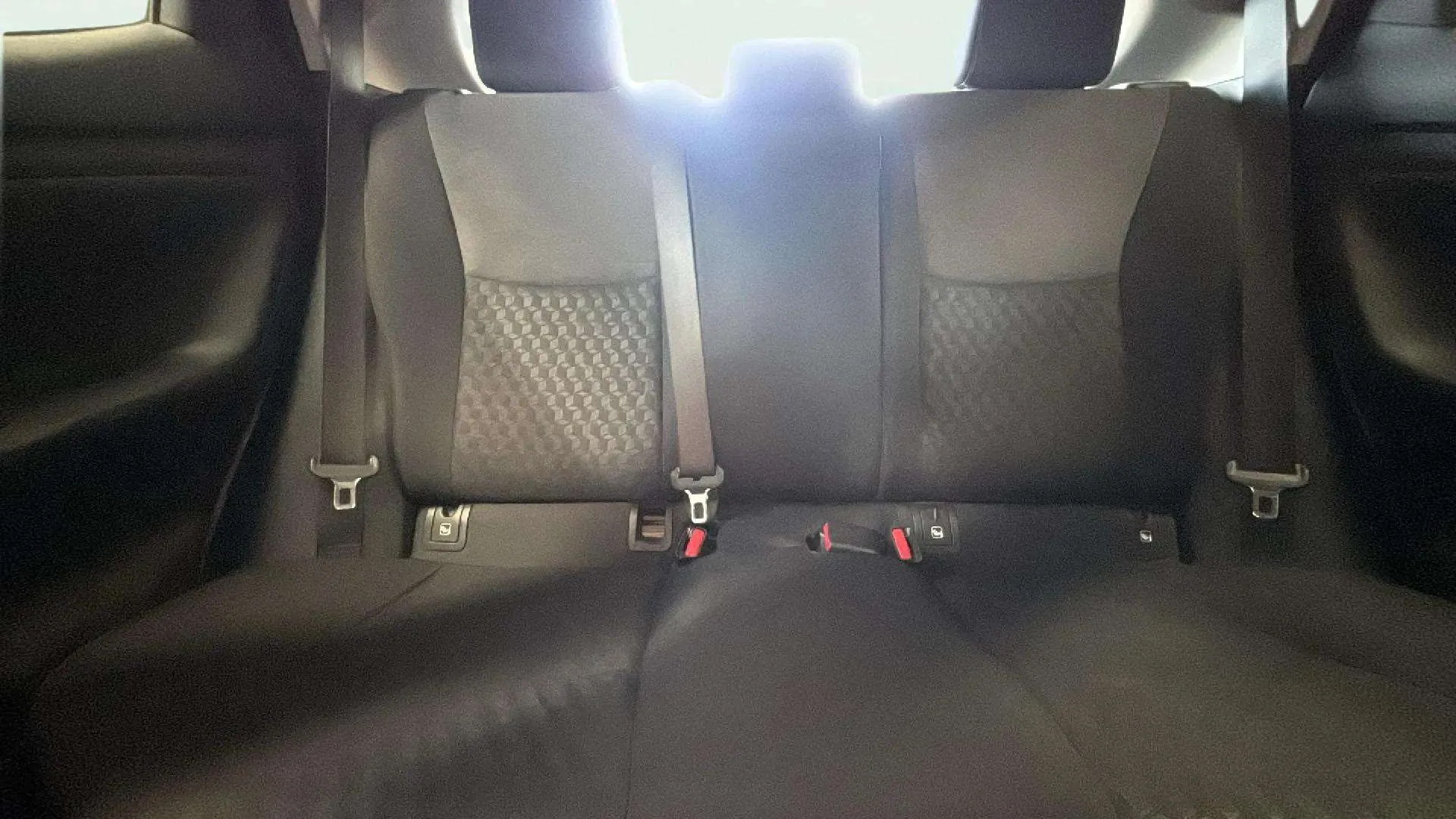 Toyota Yaris 1.0 70 Active - foto 12