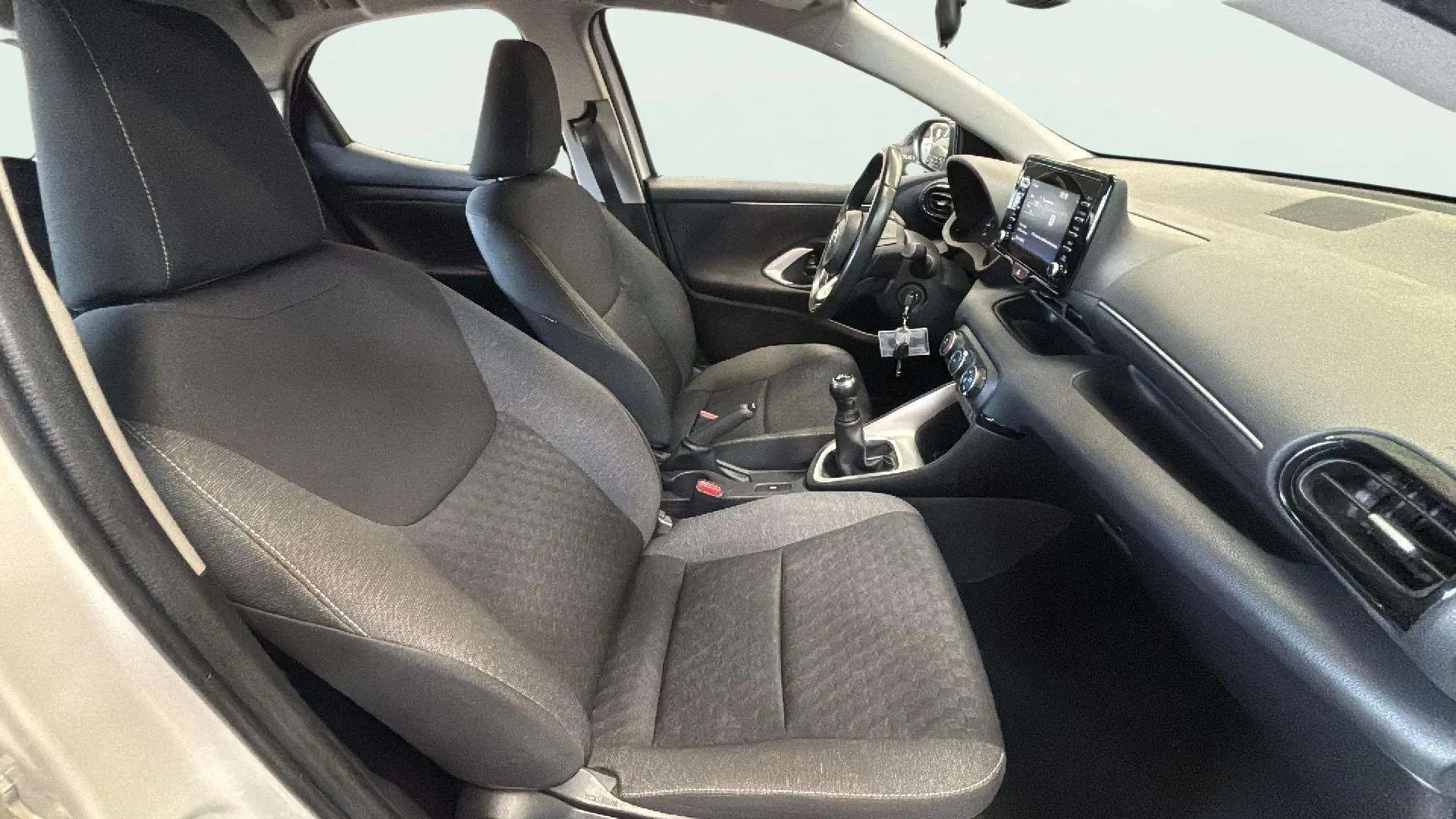 Toyota Yaris 1.0 70 Active - foto 15