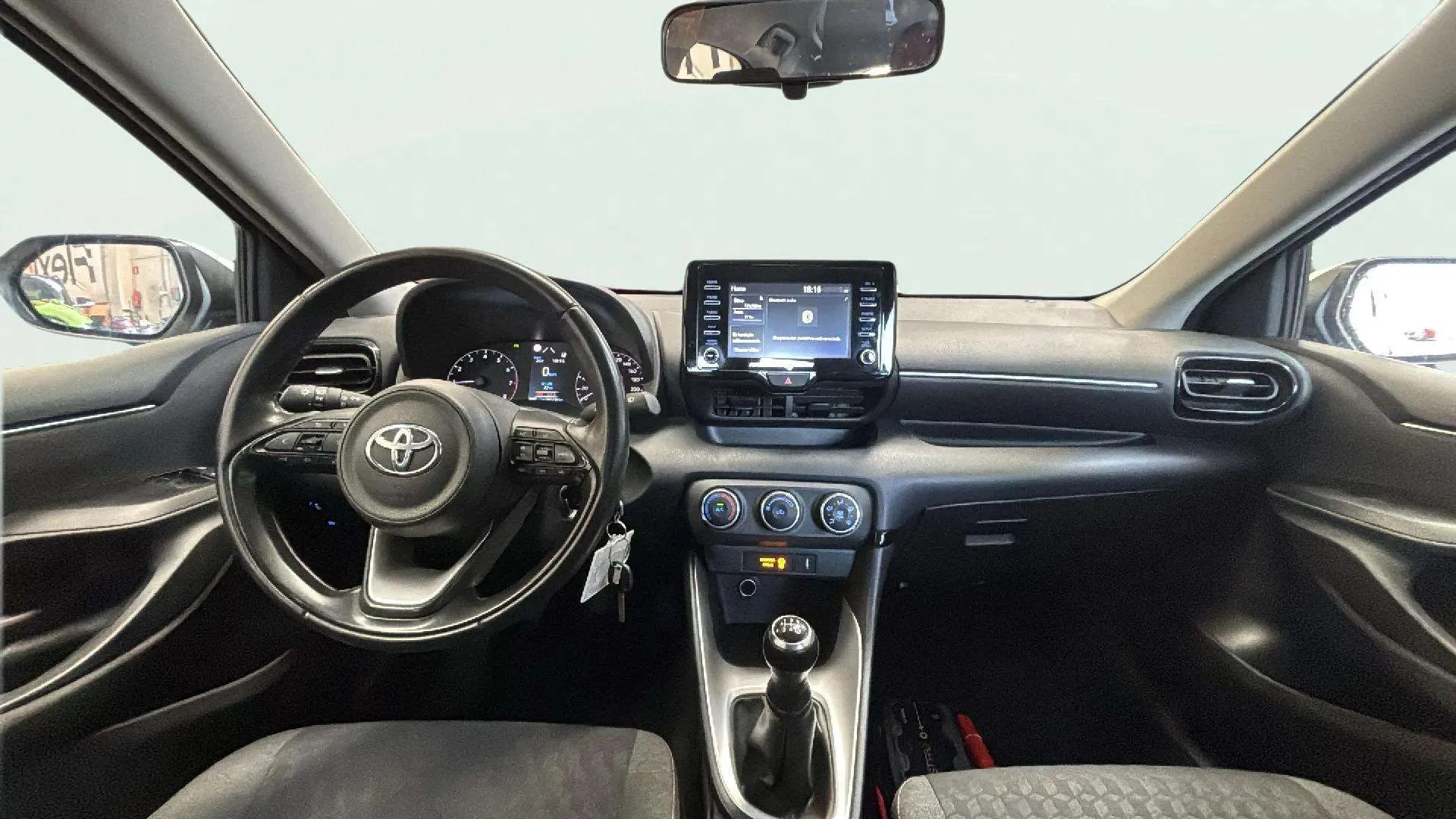 Toyota Yaris 1.0 70 Active - foto 11