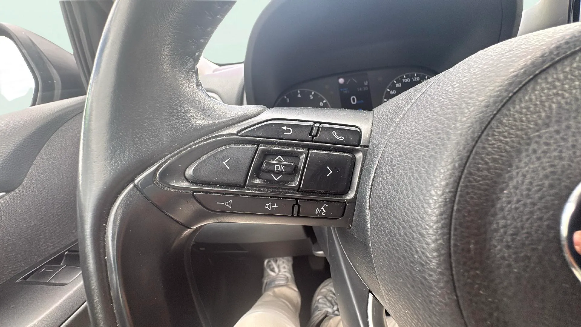 Toyota Yaris 1.0 Confort - foto 13