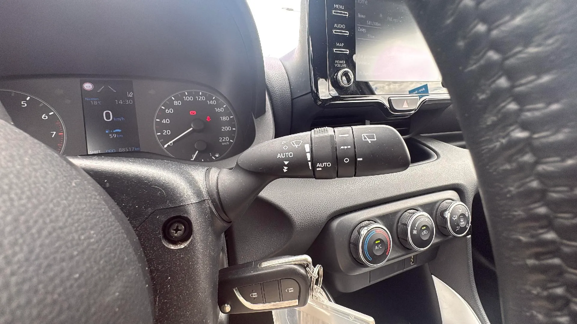 Toyota Yaris 1.0 Confort - foto 14