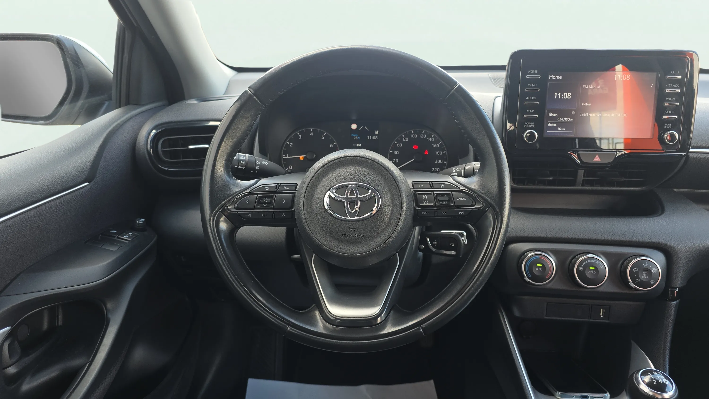 Toyota Yaris 1.0 70 Active Tech - foto 16