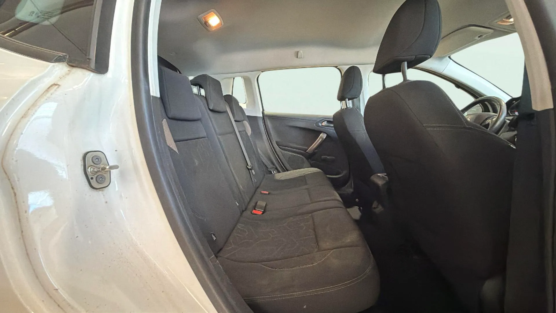 Peugeot 2008 Allure 1.6 BlueHDi - foto 19