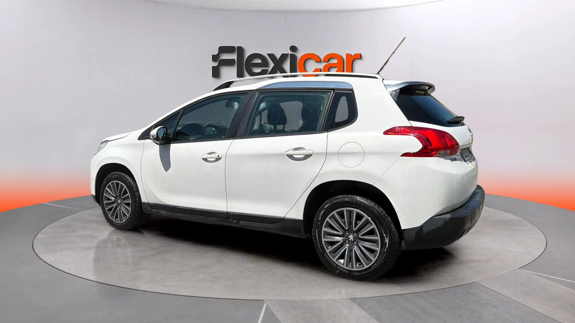 Peugeot 2008 Allure 1.6 BlueHDi - foto 11