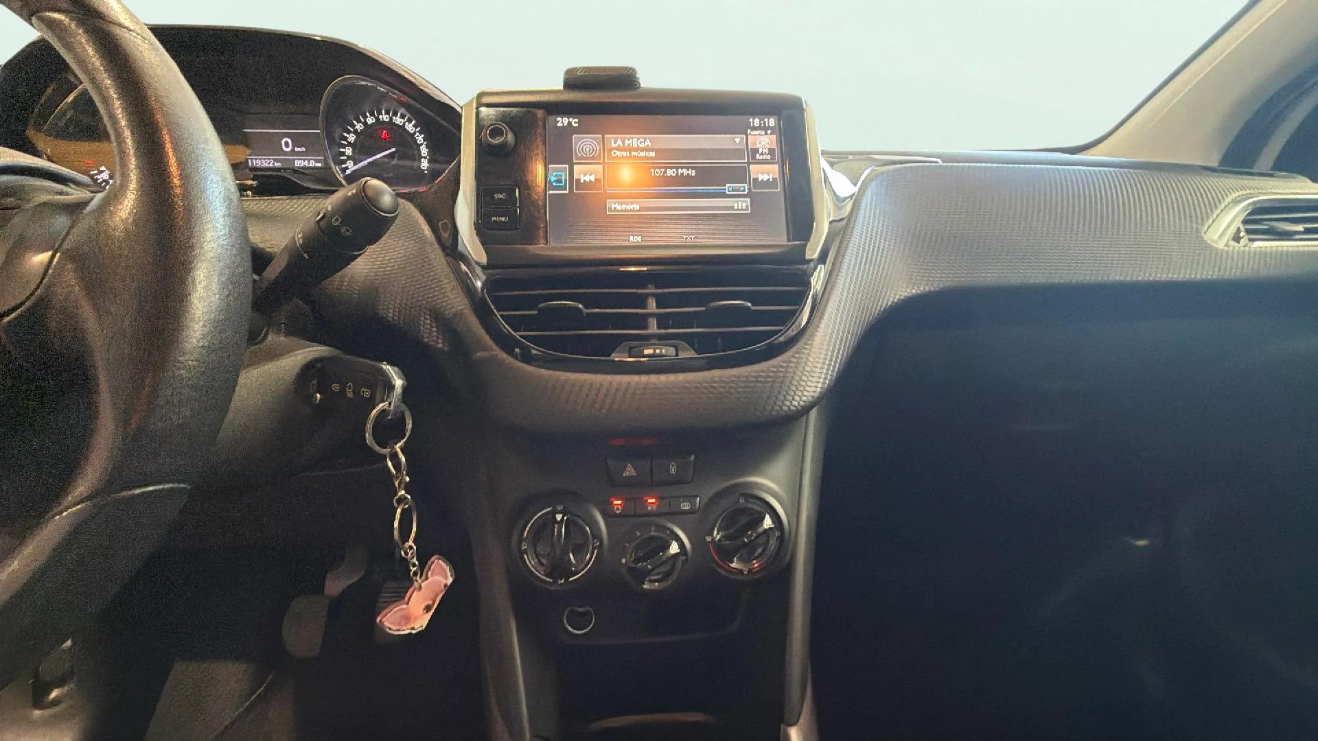 Peugeot 2008 Allure 1.6 BlueHDi - foto 17