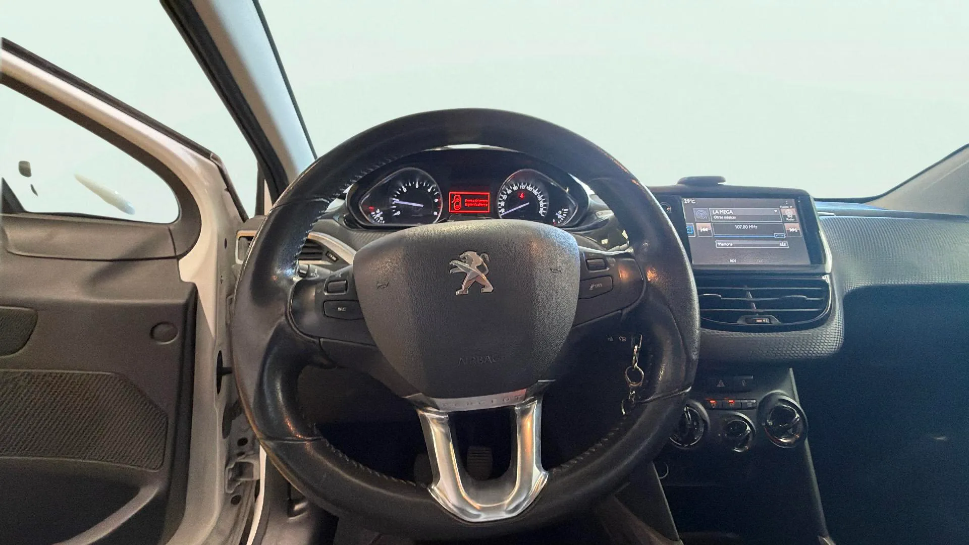 Peugeot 2008 Allure 1.6 BlueHDi - foto 15