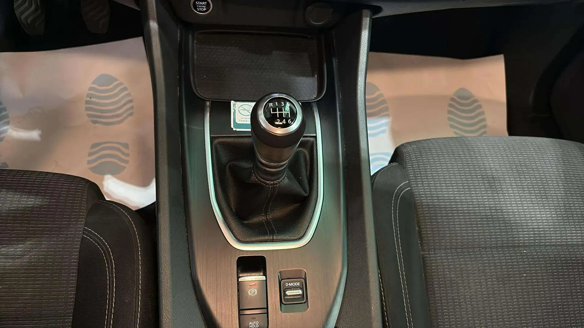 Nissan Qashqai DIG-T N-Connecta - foto 11
