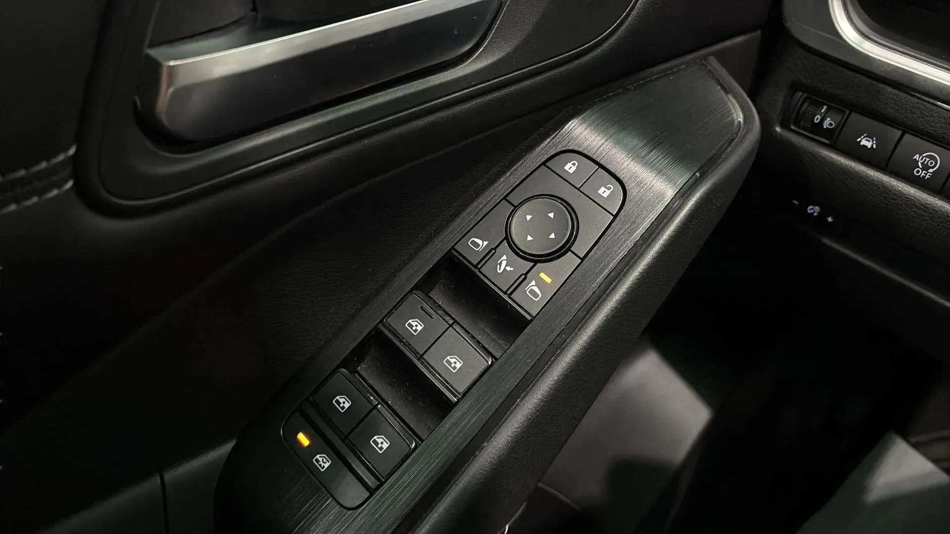 Nissan Qashqai DIG-T N-Connecta - foto 25