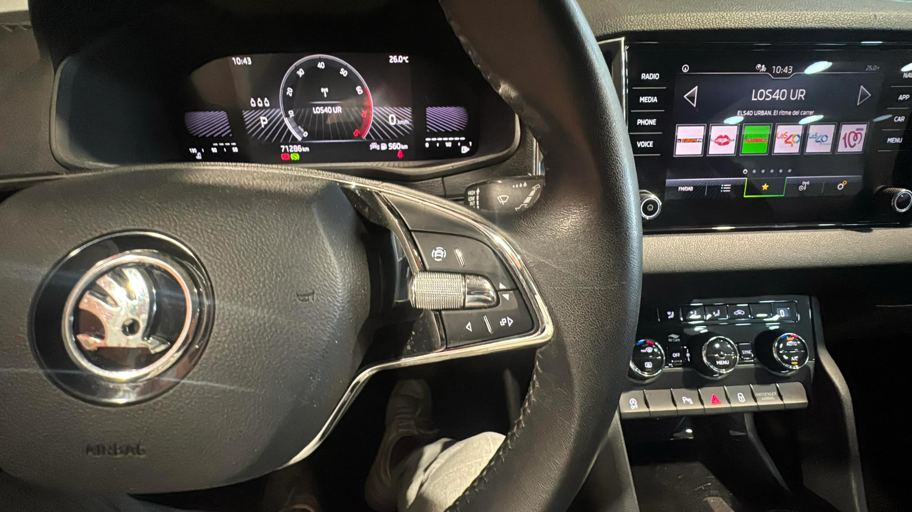 Škoda Karoq 1.5 TSI DSG ACT Selection - foto 16