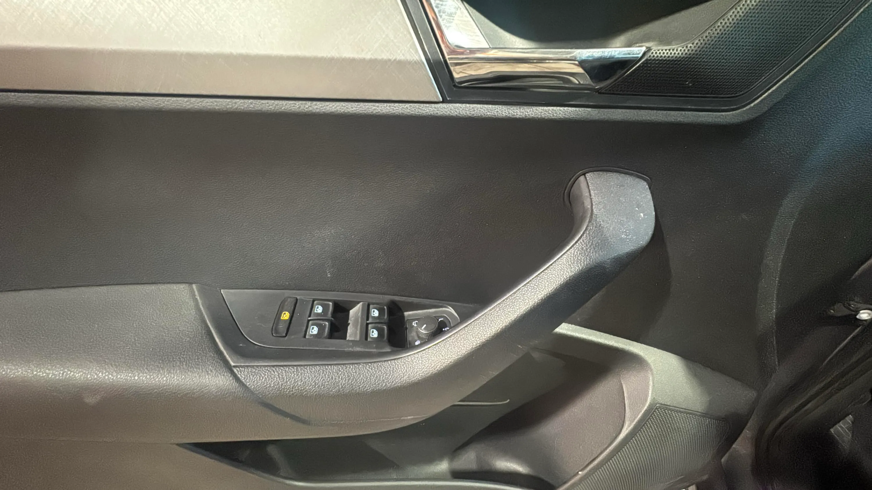 Škoda Karoq 1.5 TSI DSG ACT Selection - foto 27