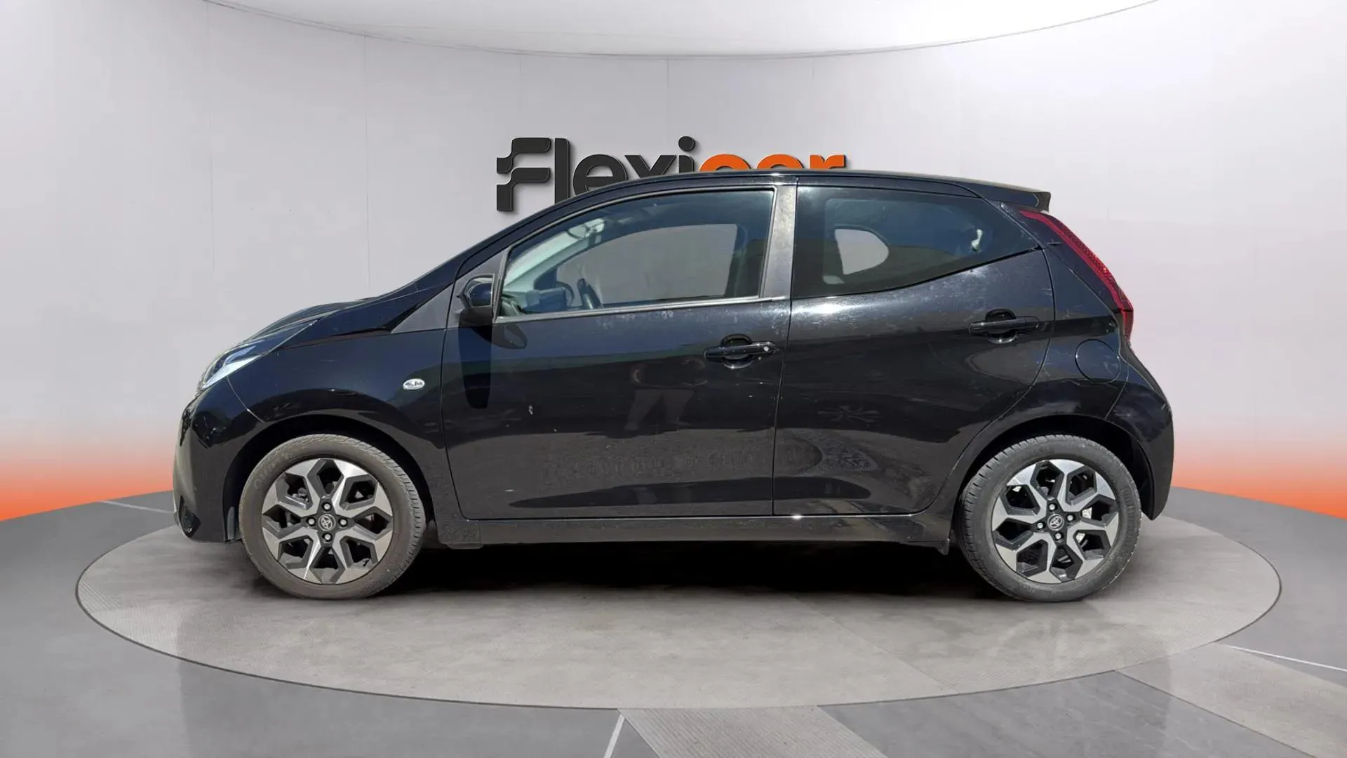 Toyota Aygo 1.0 70 x-wave - foto 2