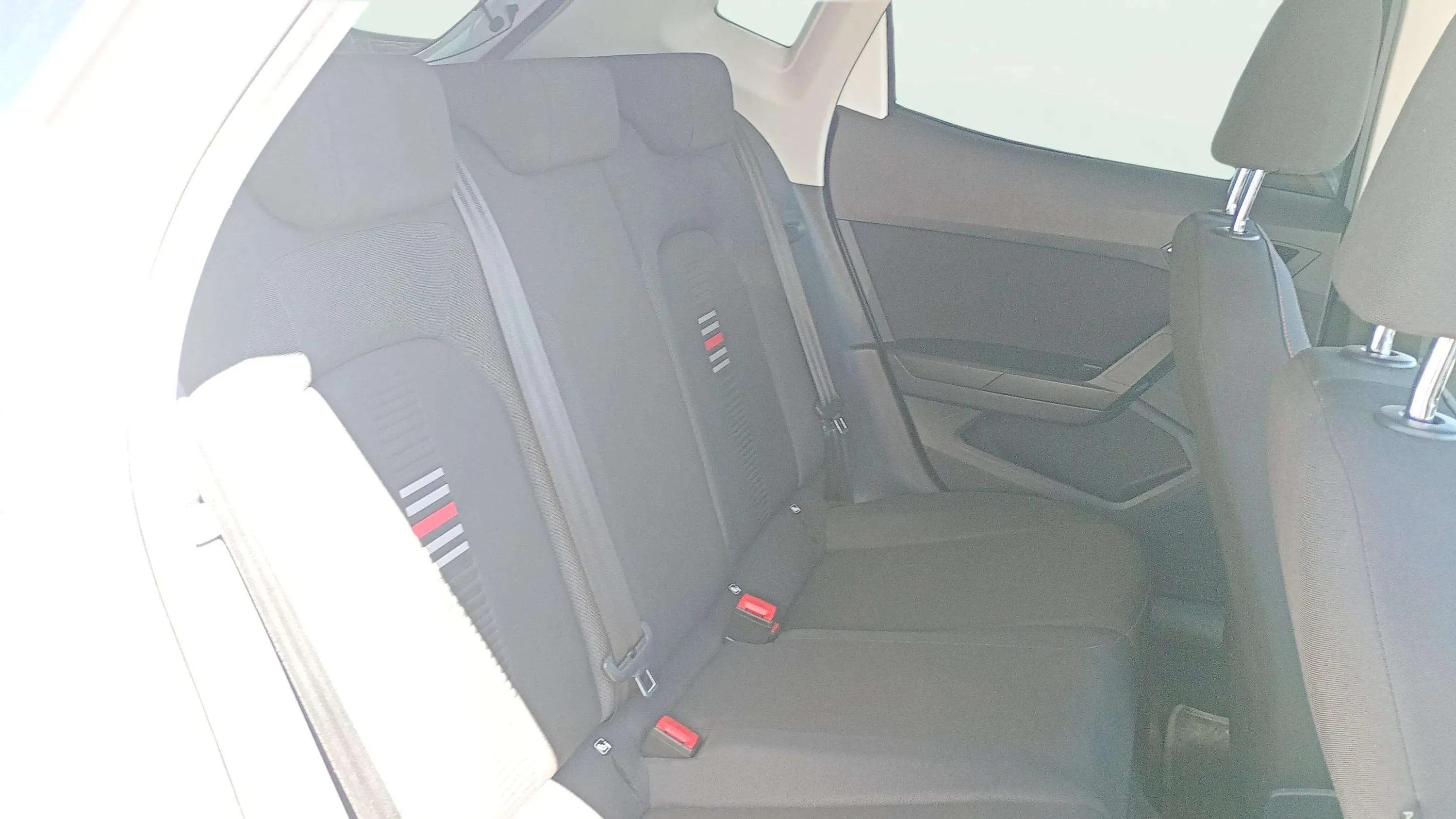 SEAT Ibiza 1.6 TDI DSG FR - foto 15
