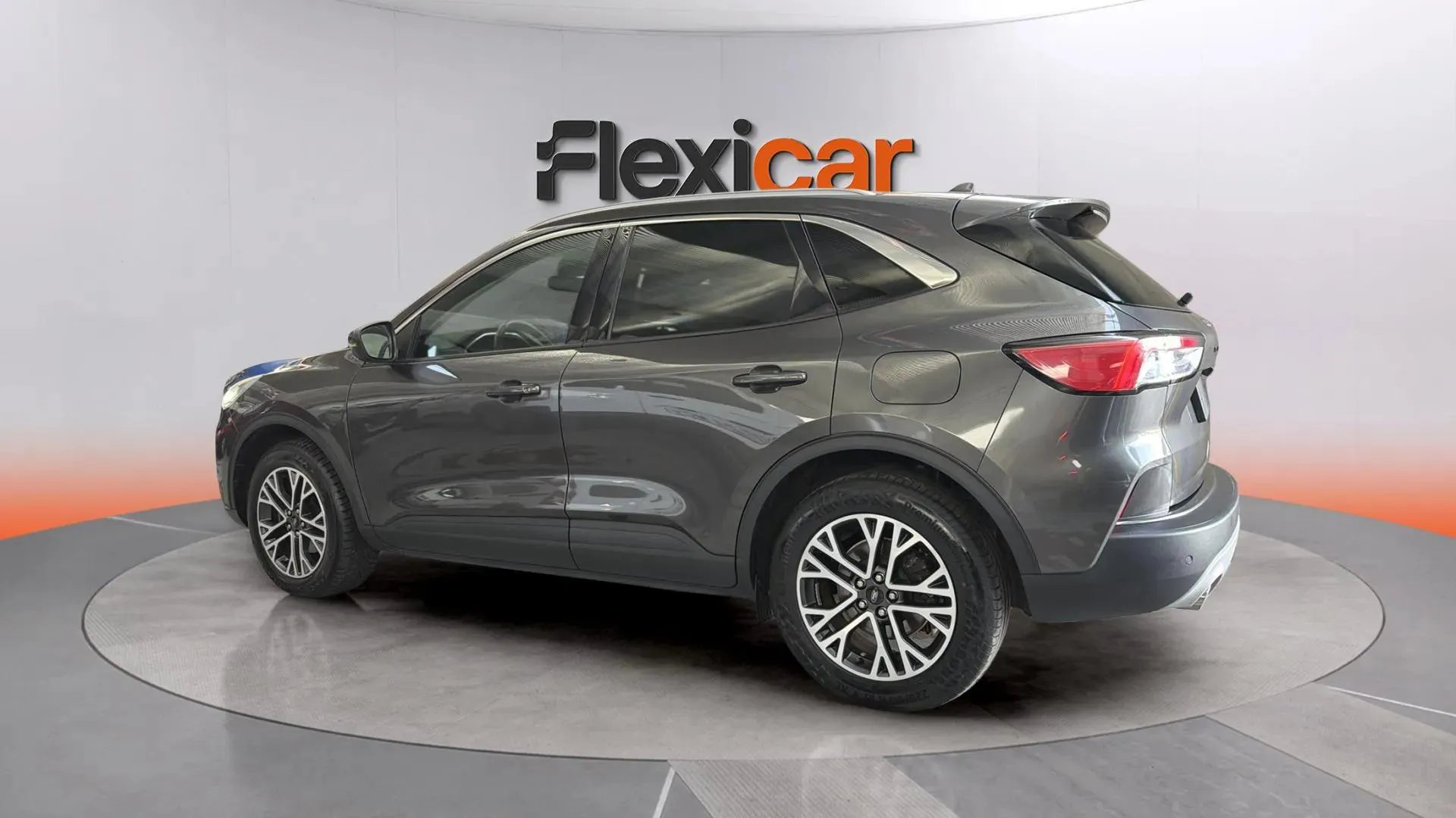 Ford Kuga Titanium 1.5 EcoBoost - foto 9