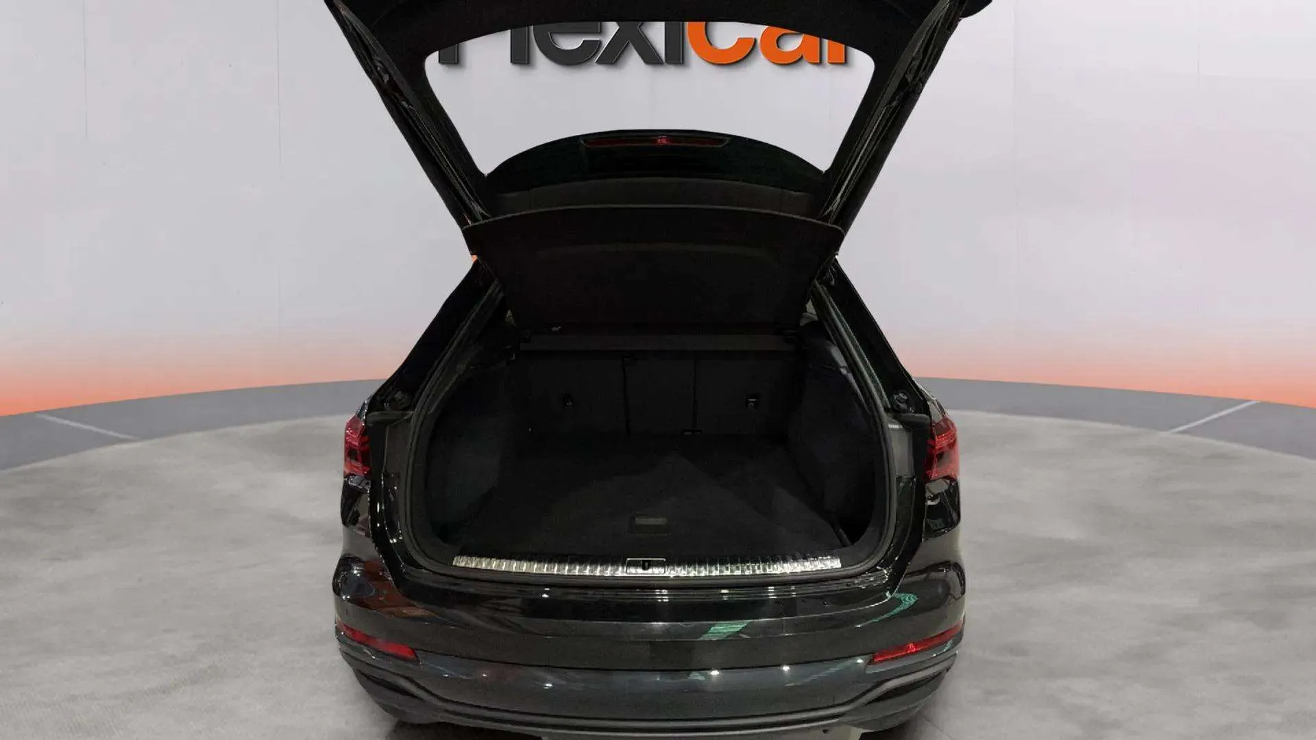 Audi Q3 Black line 35 TDI S tronic - foto 9