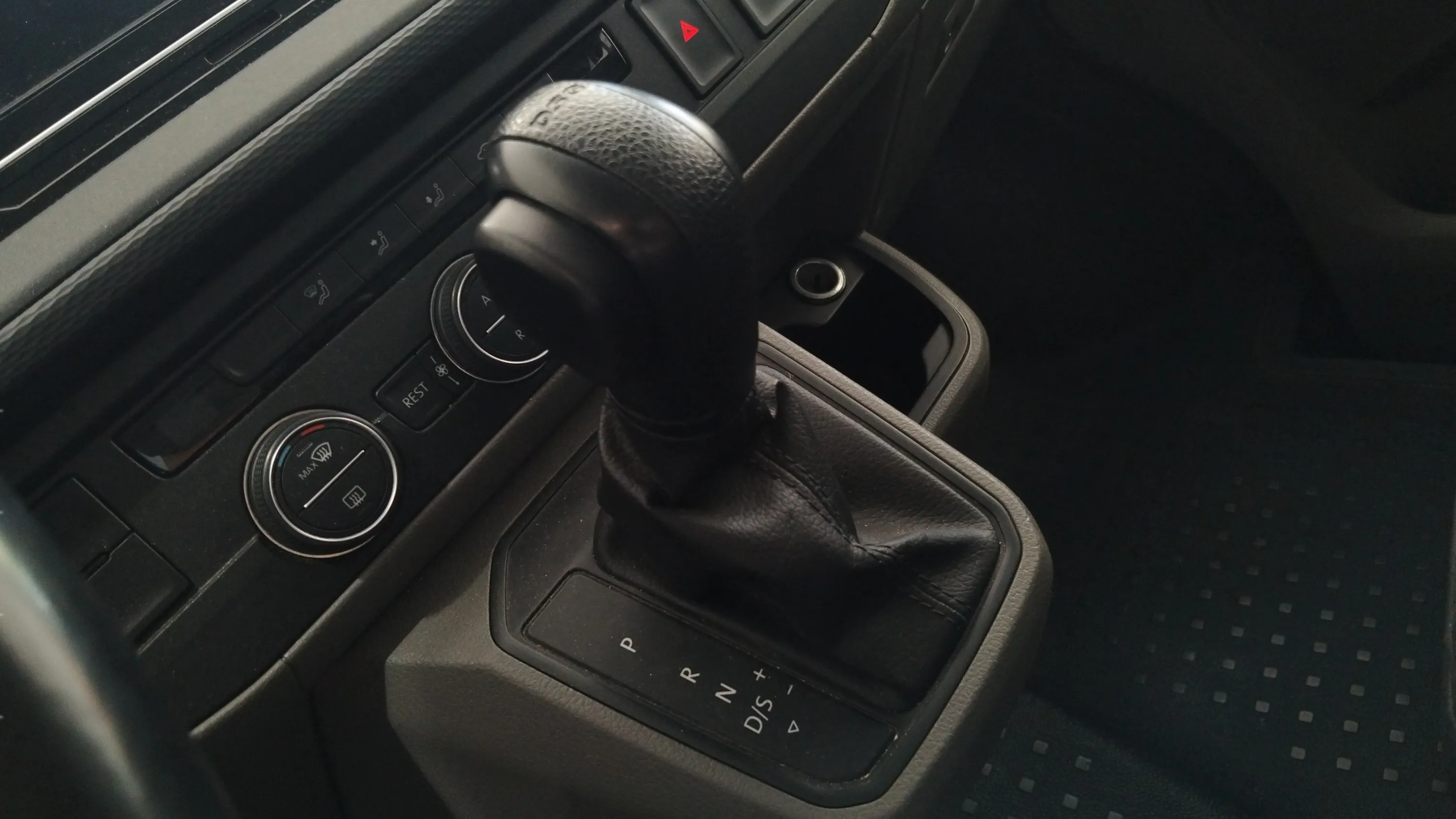 Volkswagen Caravelle Origin Corta 2.0 TDI BMT DSG - foto 15