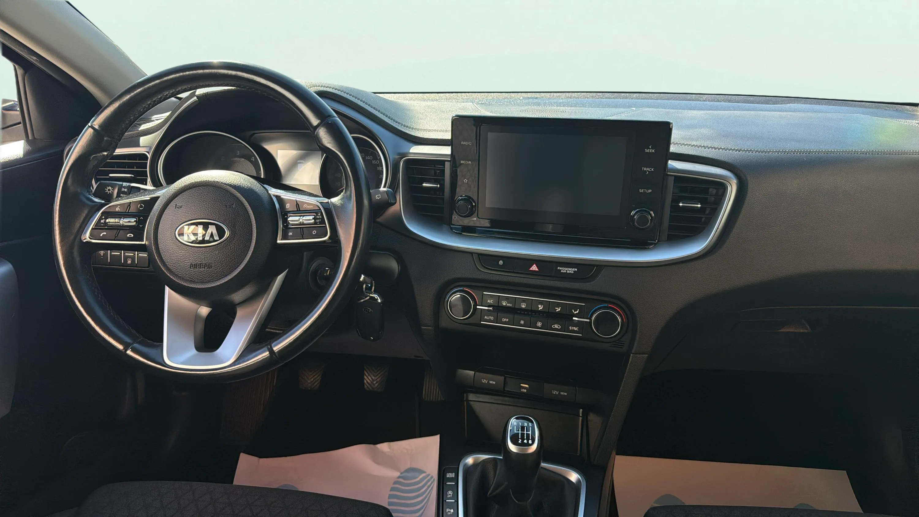 Kia XCeed 1.5 MHEV iMT Drive - foto 11