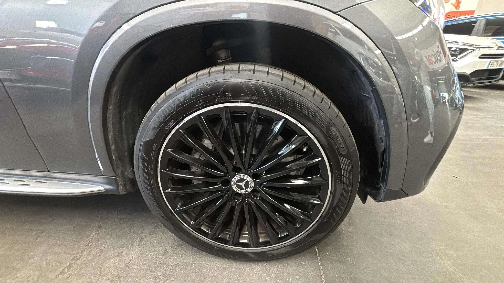 Mercedes-Benz GLC 300 e 4MATIC - foto 9
