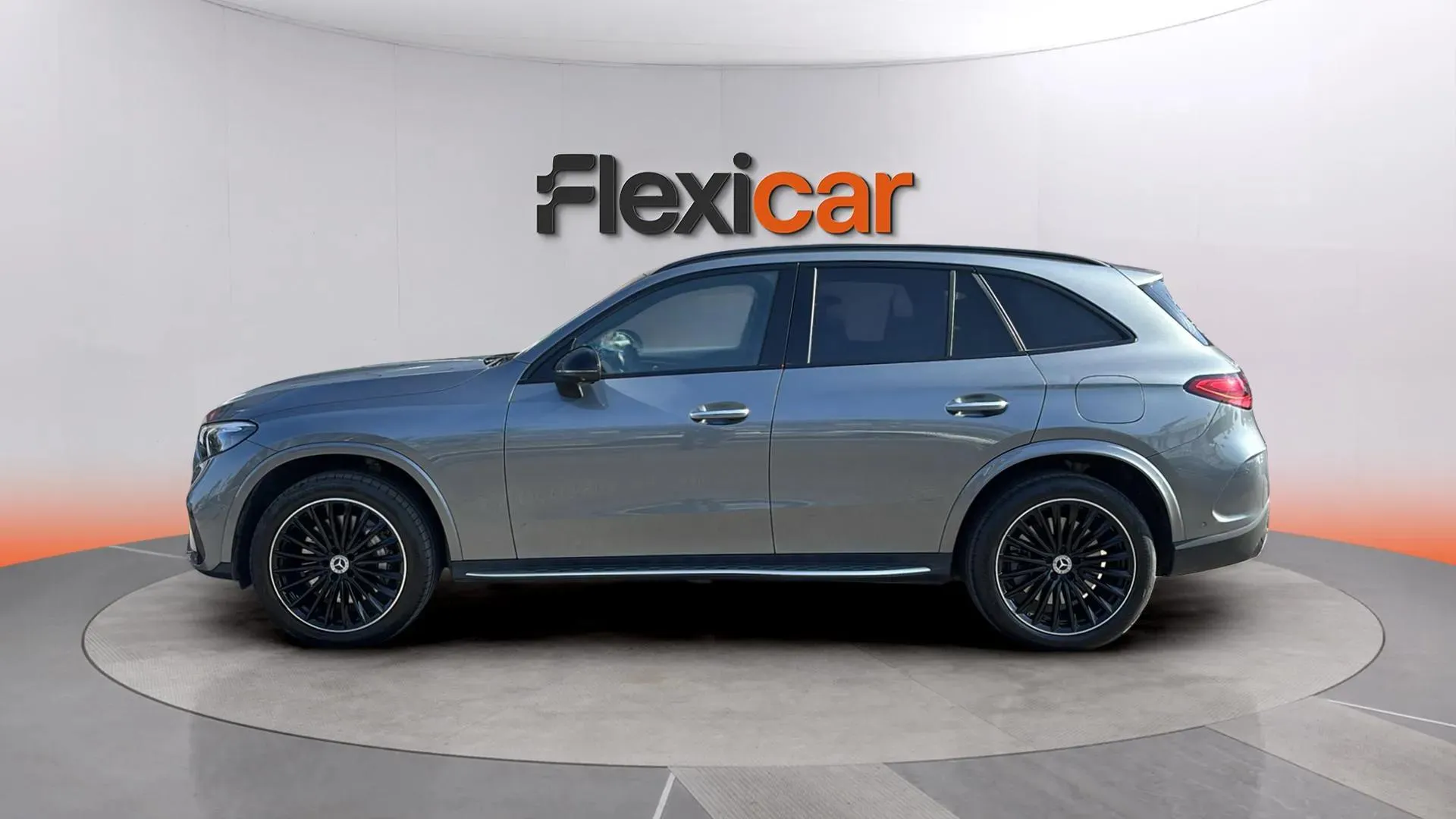 Mercedes-Benz GLC 300 e 4MATIC - foto 4
