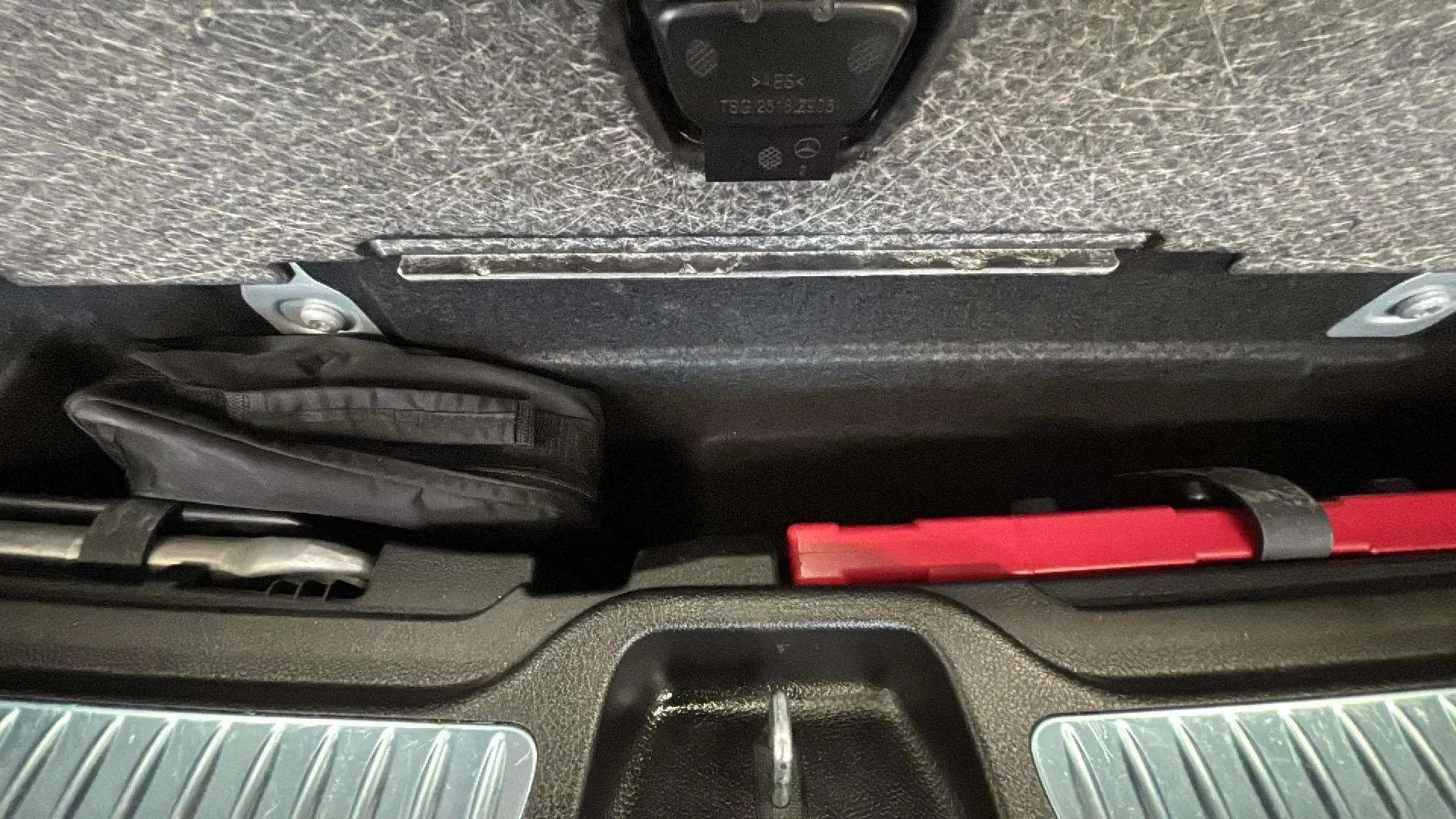 Mercedes-Benz GLC 300 e 4MATIC - foto 19