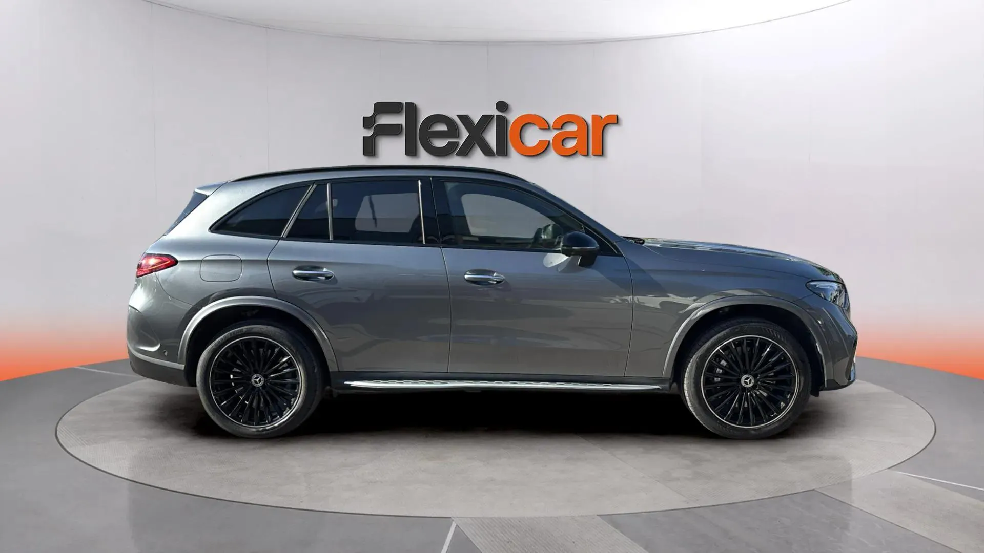 Mercedes-Benz GLC 300 e 4MATIC - foto 7
