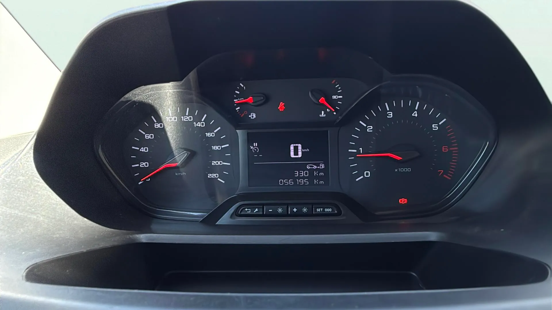 Peugeot Partner Pro 600KG BlueHDi - foto 13